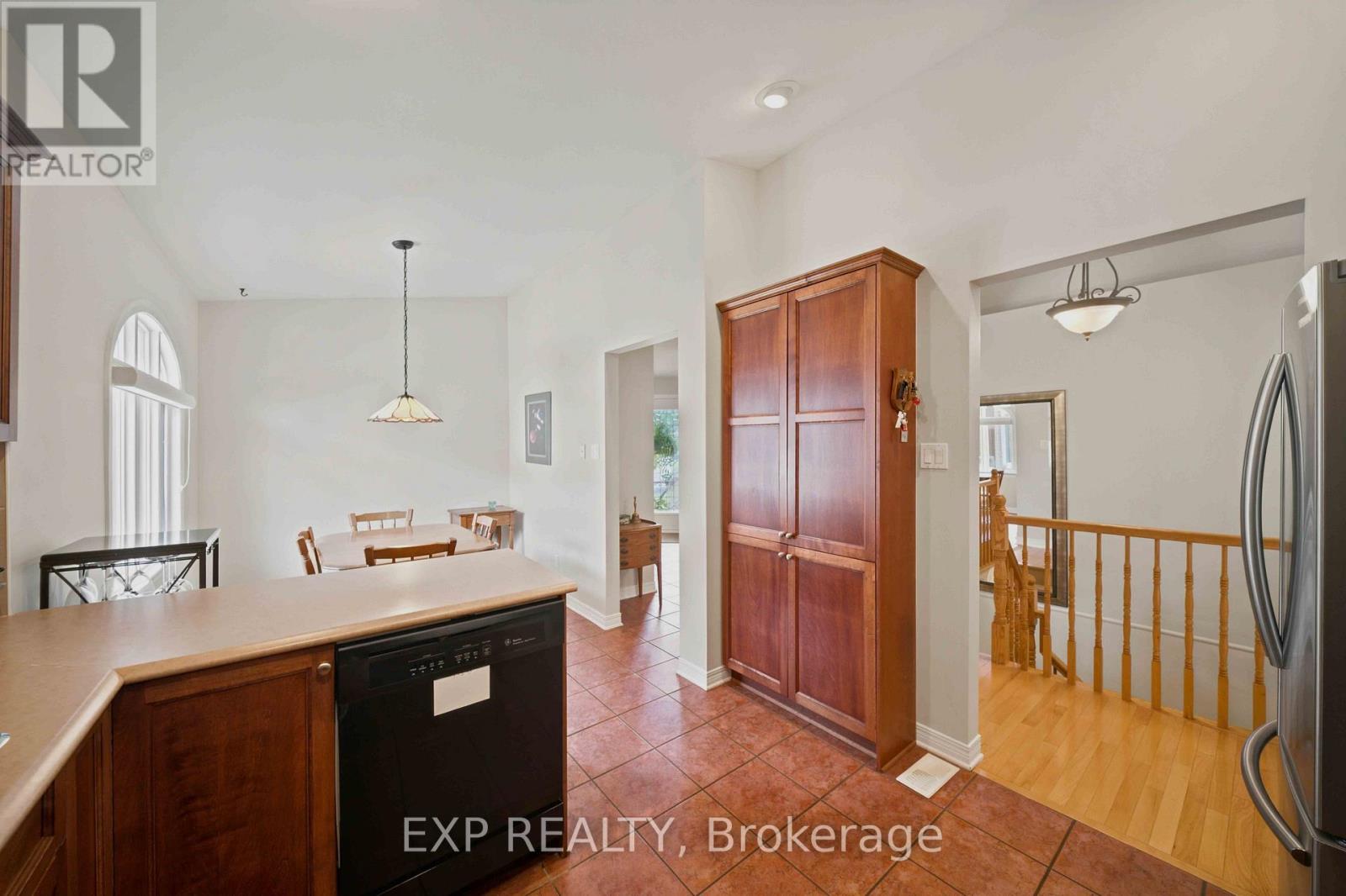 805 Hot Springs Way, Ottawa, Ontario  K1V 1R9 - Photo 5 - X13570406
