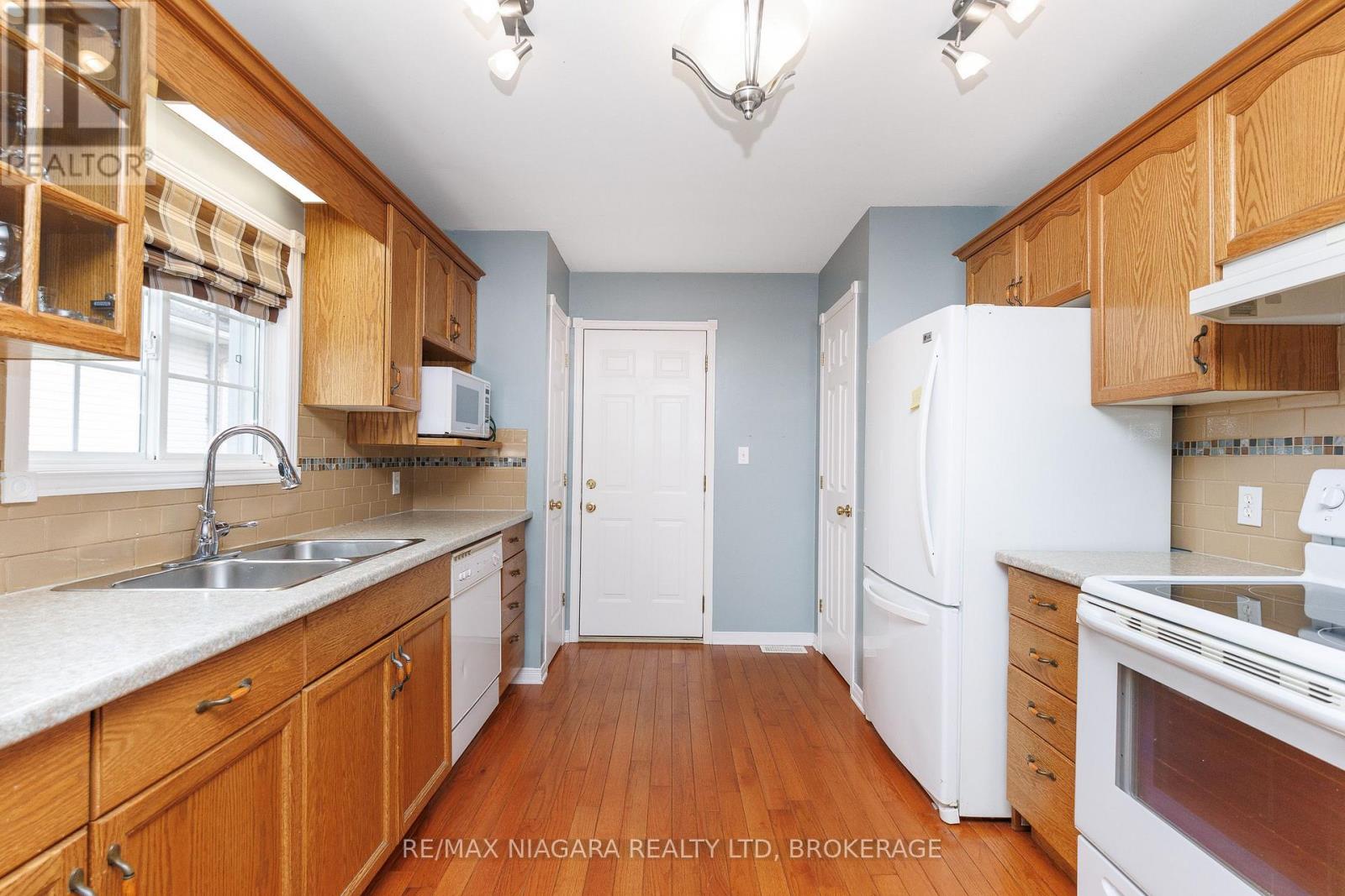 58 Adelaide Street, Fort Erie, Ontario  L2A 5K5 - Photo 16 - X13570398