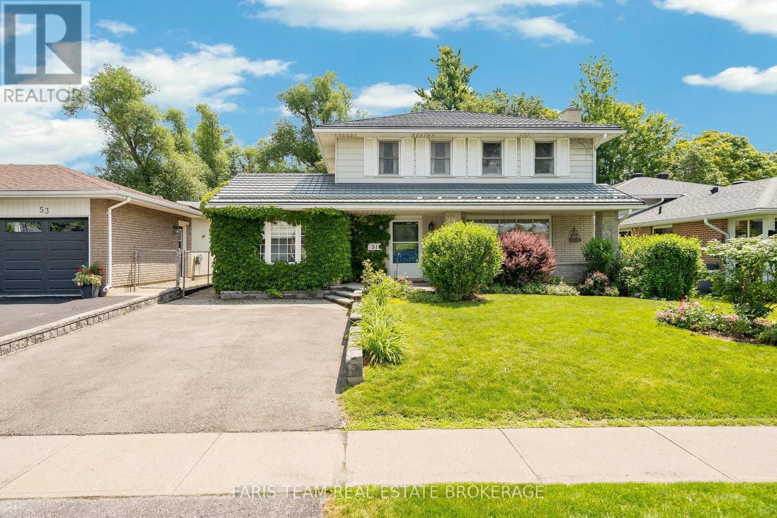 51 DAVIES CRESCENT, Barrie, Ontario