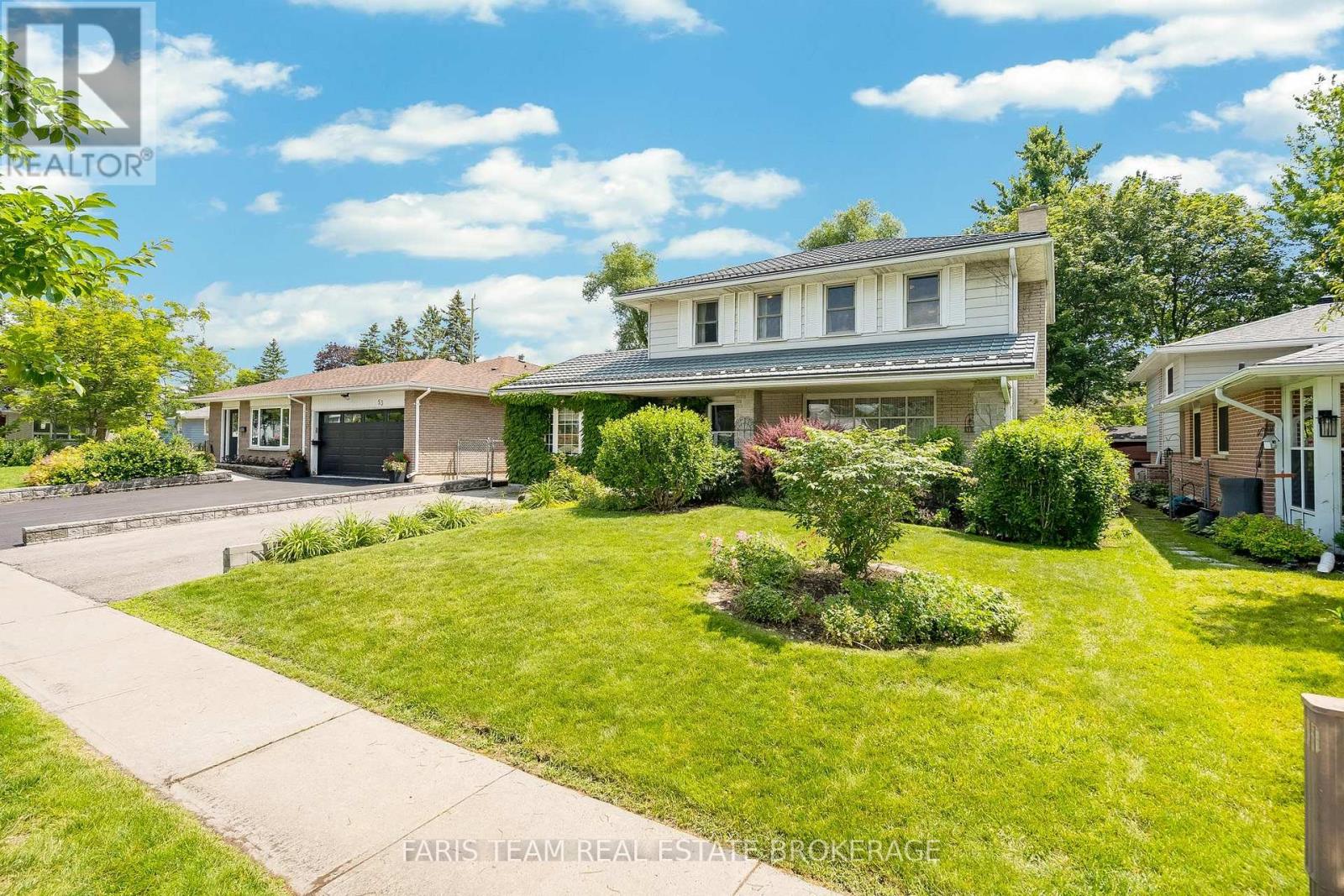 51 Davies Crescent, Barrie, Ontario L4M 2M4 - Photo 3 - S13570378