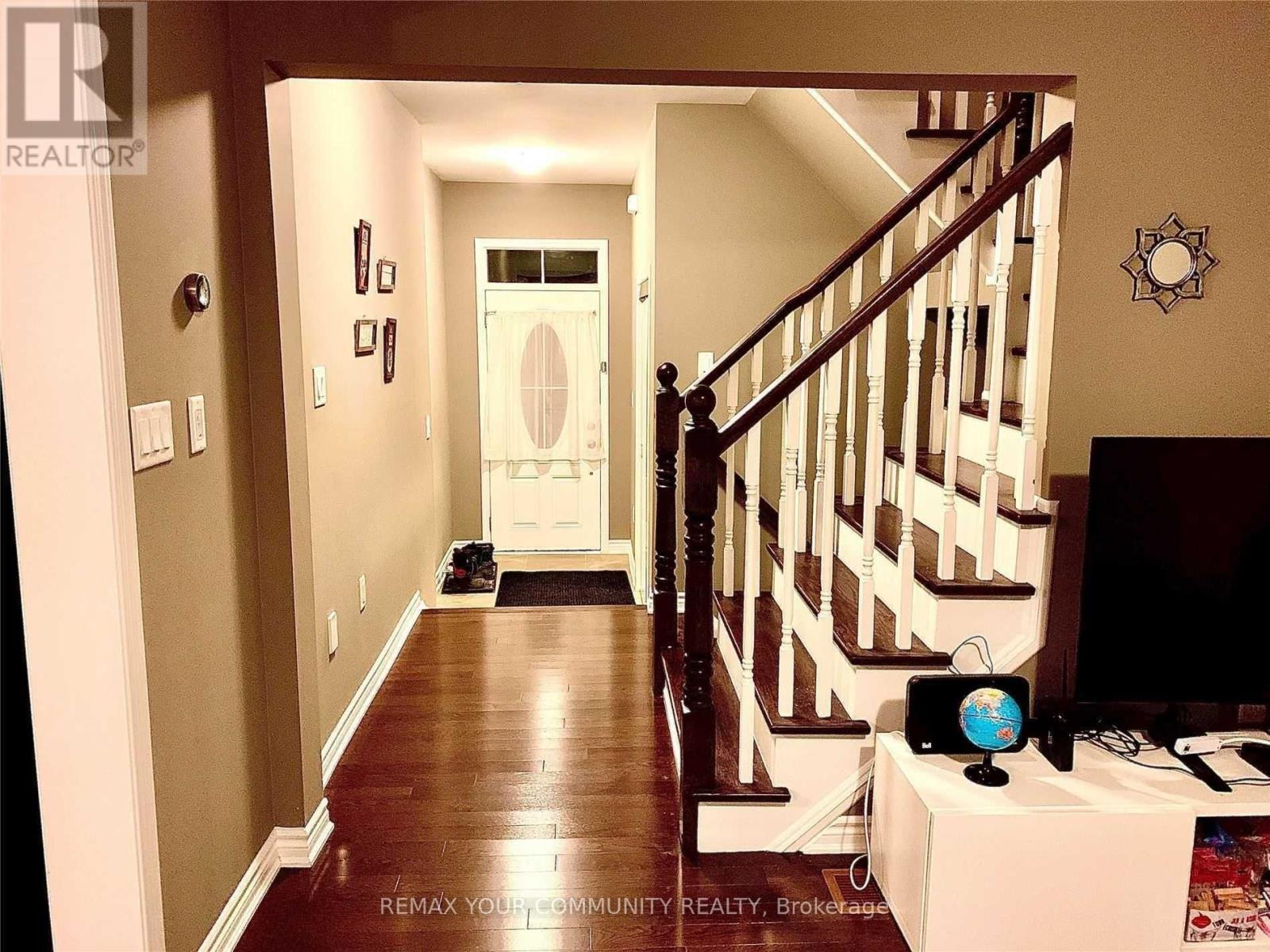 312 Jean Landing Street, Milton, Ontario  L9E 1C6 - Photo 3 - W13570408