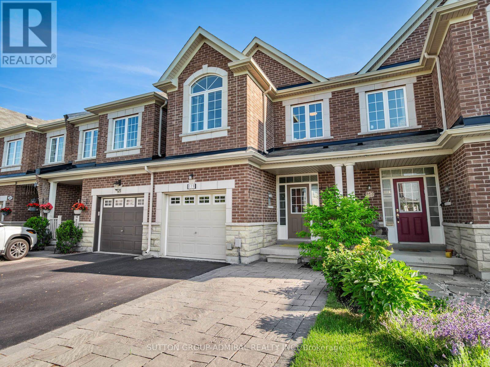 119 Walter Sinclair Court, Richmond Hill, Ontario  L4E 0X4 - Photo 2 - N13570592