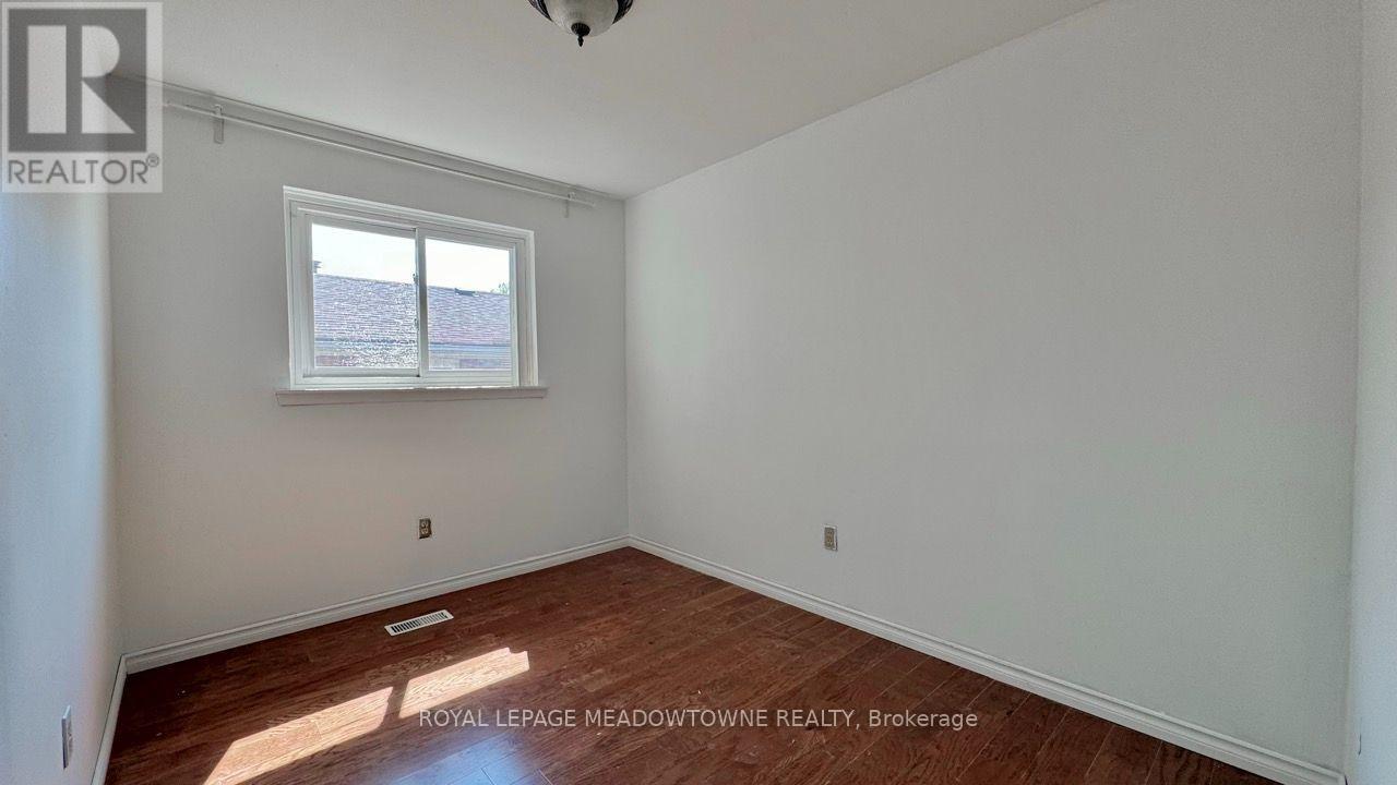 739 CONSORT CRESCENT - Photo 6