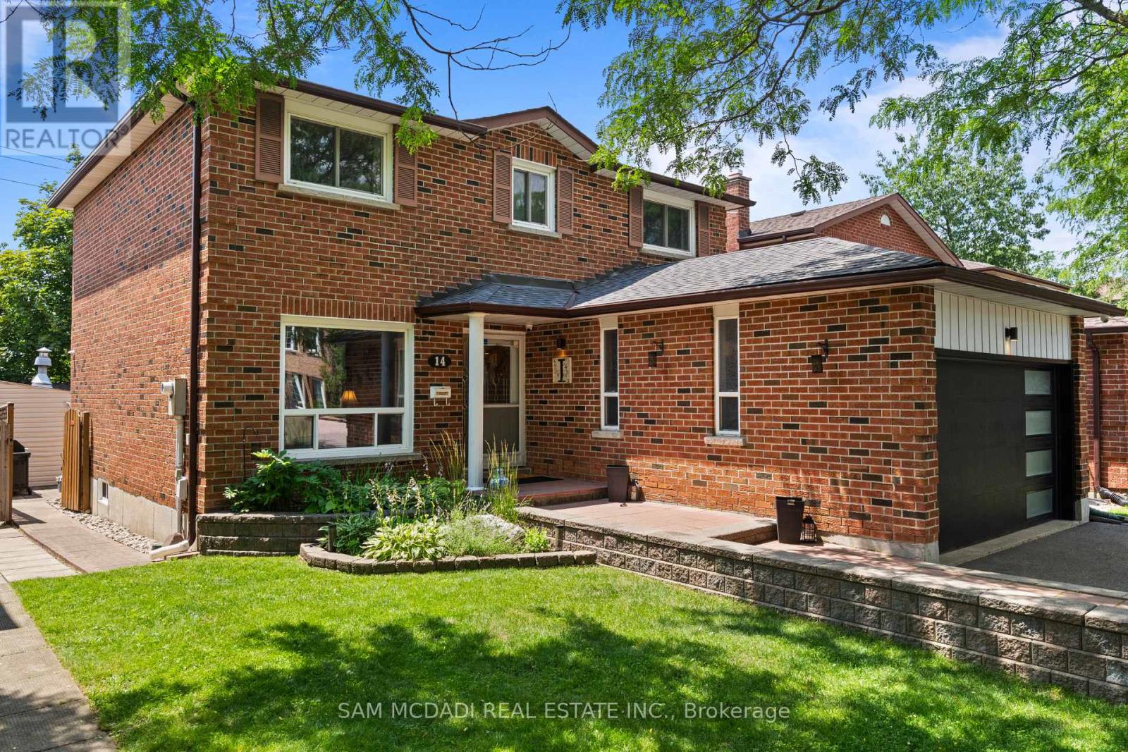 14 Palermo Court, Brampton, Ontario  L6Z 3G1 - Photo 2 - W13570462