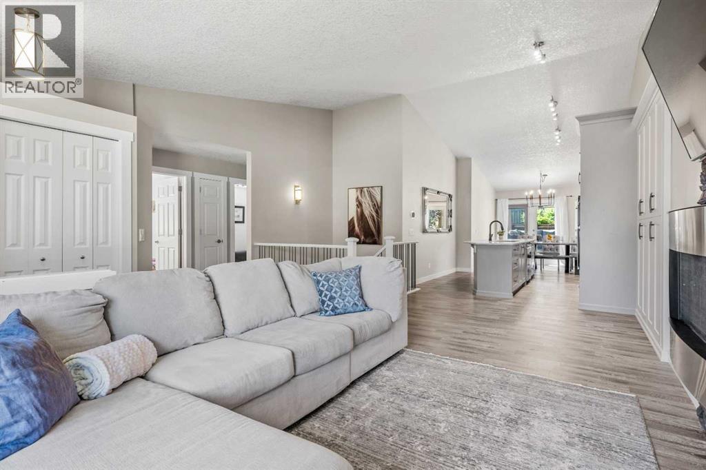 78 Edgevalley Close NW, Calgary, Alberta  T3A 5E9 - Photo 4 - A2326639
