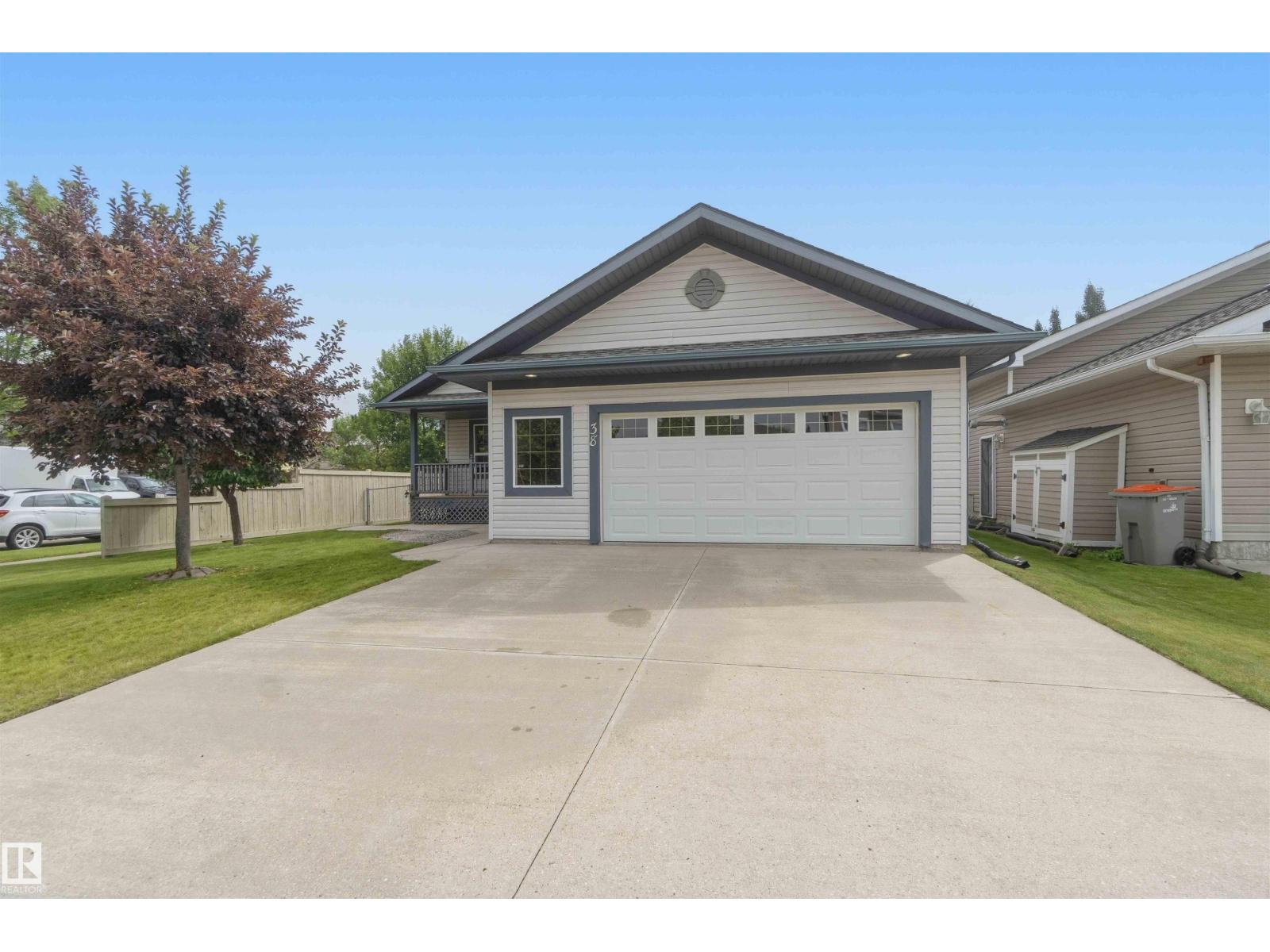 38 Willow Park Rd, Stony Plain, Alberta  T7Z 2X8 - Photo 2 - E4499064
