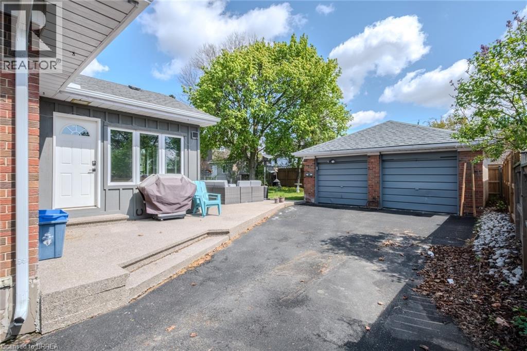 24 Franklin Street, Brantford, Ontario  N3R 1S8 - Photo 3 - 40833582