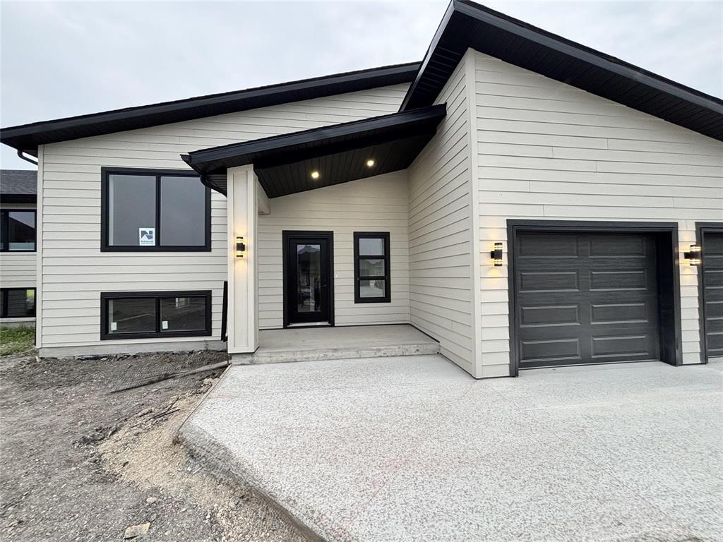124 Primrose Lane, Mitchell, Manitoba  R5G 2Z3 - Photo 1 - 202616672