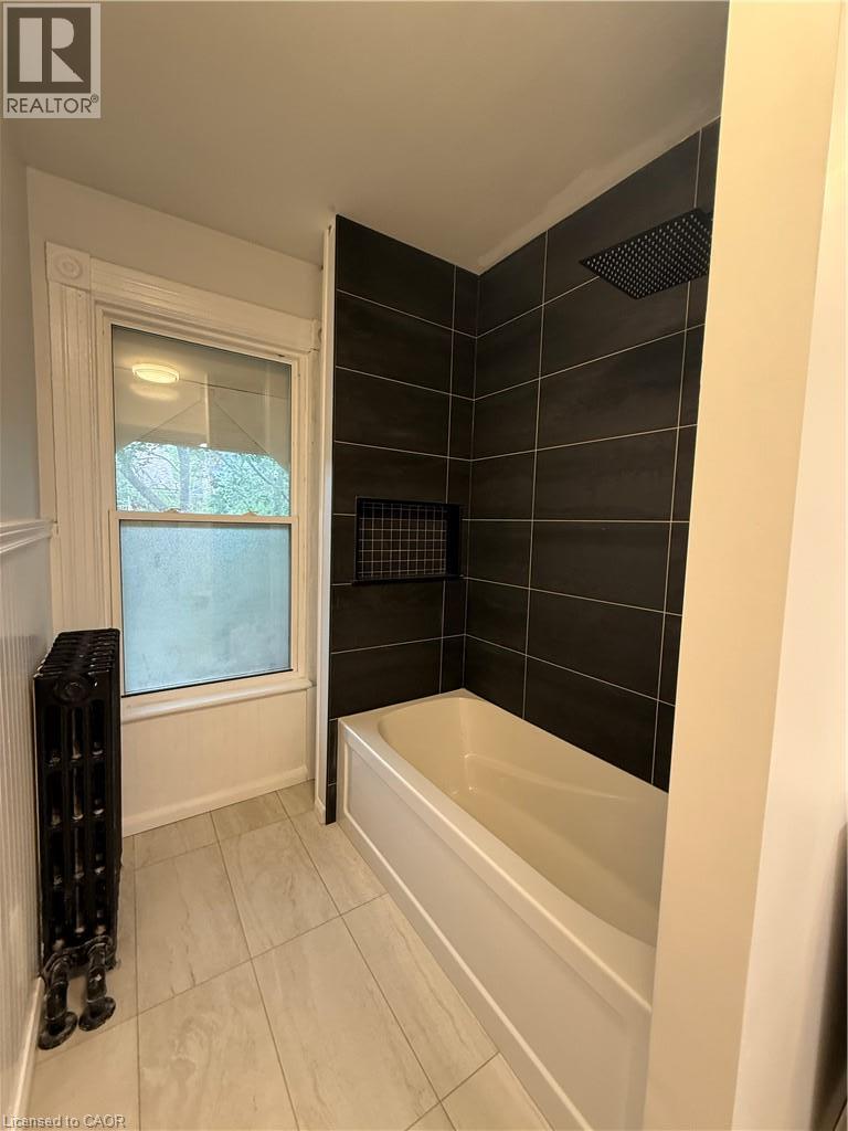 28 Eastbourne Avenue Unit# 2nd Level, Hamilton, Ontario  L8M 2M7 - Photo 11 - 40847949