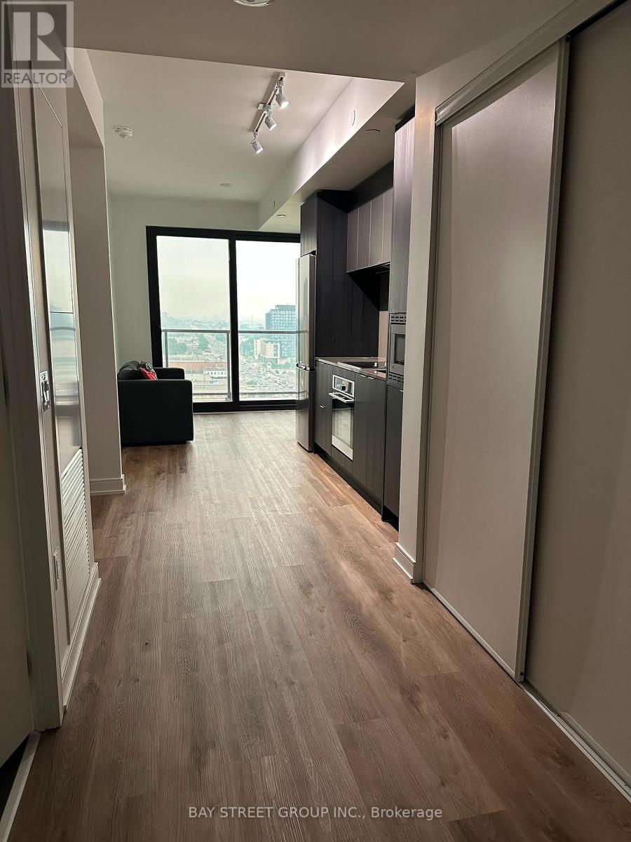1421 - 3009 Novar Road, Mississauga, Ontario L5B 1H7 - Photo 2 - W13559898