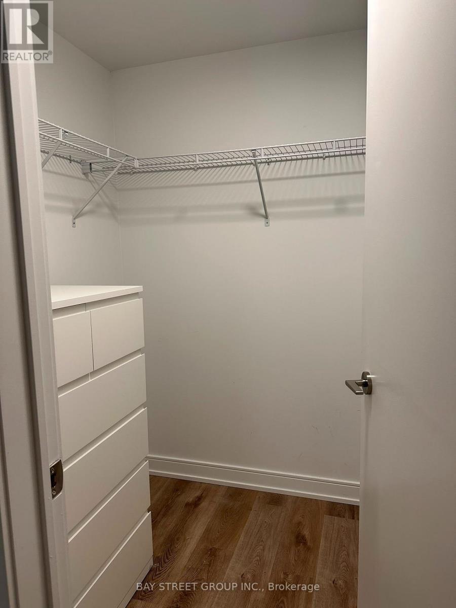 1421 - 3009 Novar Road, Mississauga, Ontario L5B 1H7 - Photo 4 - W13559898