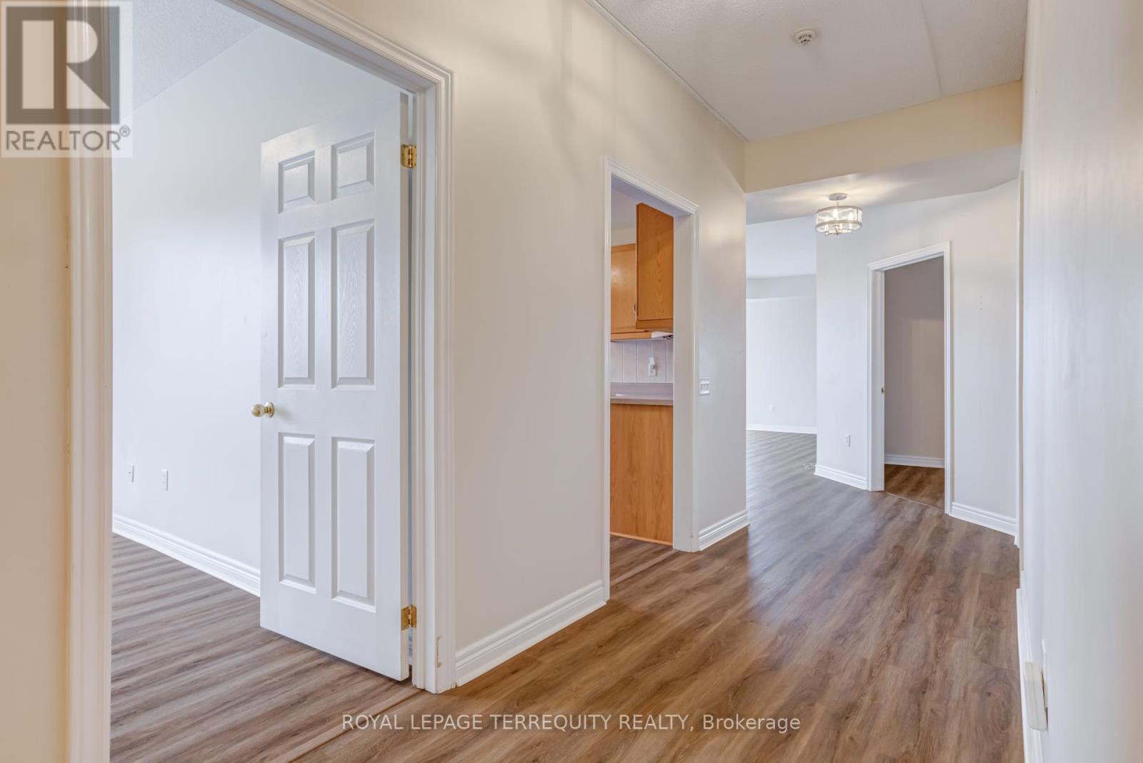212 - 2085 Amherst Heights Drive, Burlington, Ontario  L7P 5C2 - Photo 8 - W13526698