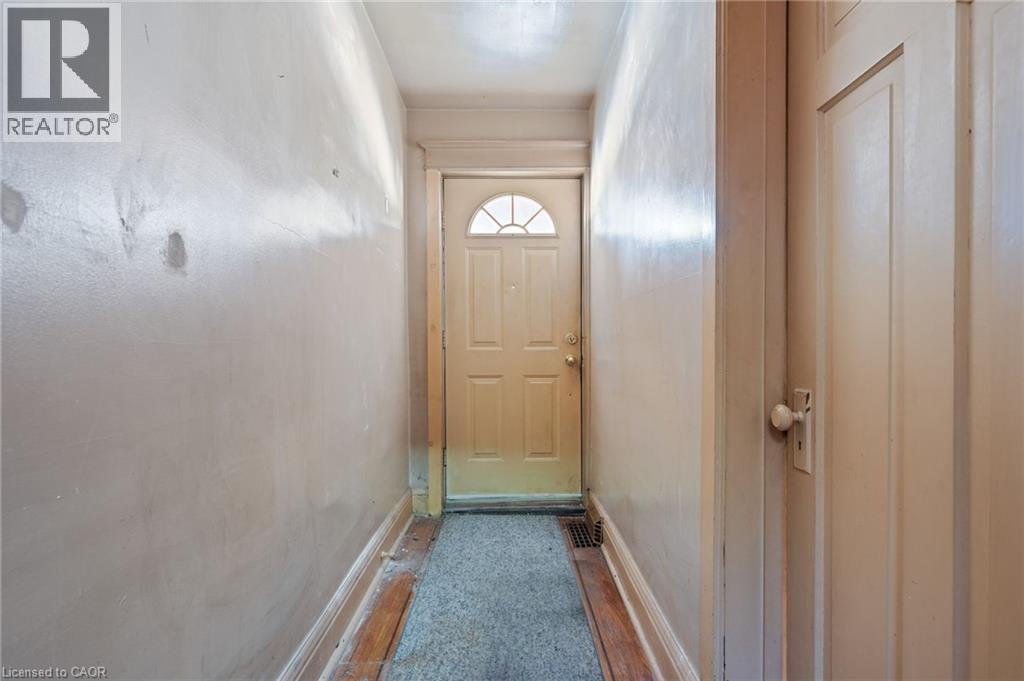 23 Edgemont Street N, Hamilton, Ontario  L8H 4C7 - Photo 5 - 40846579