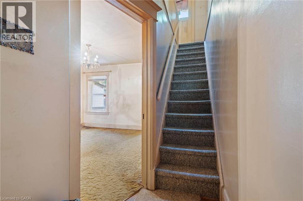 23 Edgemont Street N, Hamilton, Ontario  L8H 4C7 - Photo 6 - 40846579