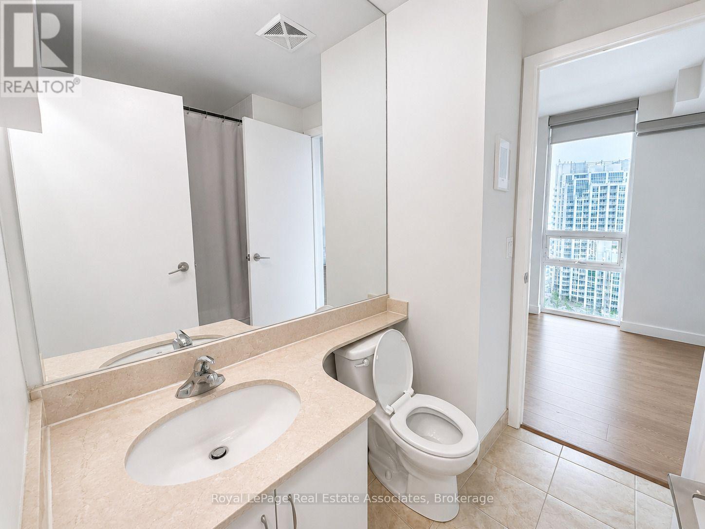 2411 - 215 Fort York Boulevard, Toronto, Ontario M5V 4A2 - Photo 10 - C13570682