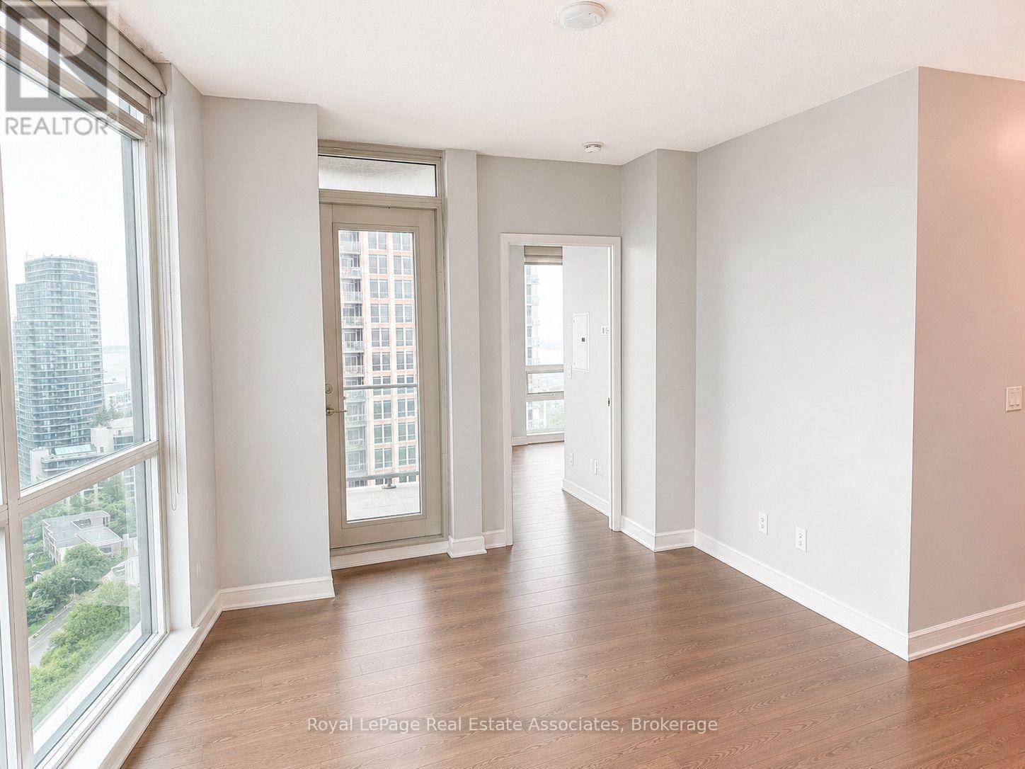 2411 - 215 Fort York Boulevard, Toronto, Ontario M5V 4A2 - Photo 11 - C13570682