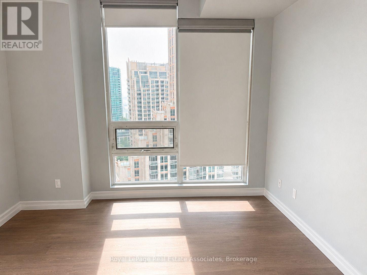 2411 - 215 Fort York Boulevard, Toronto, Ontario M5V 4A2 - Photo 13 - C13570682