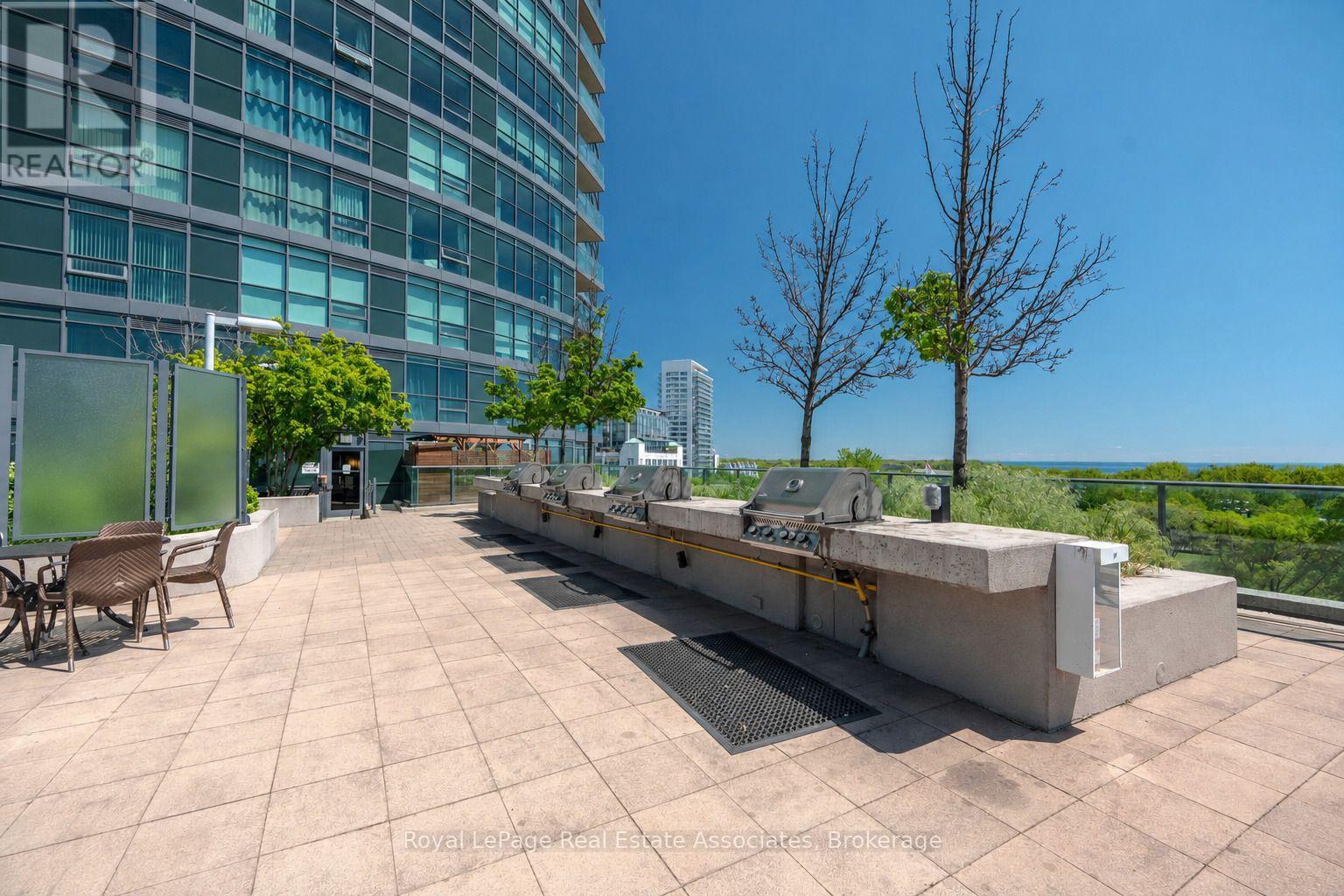 2411 - 215 Fort York Boulevard, Toronto, Ontario M5V 4A2 - Photo 2 - C13570682