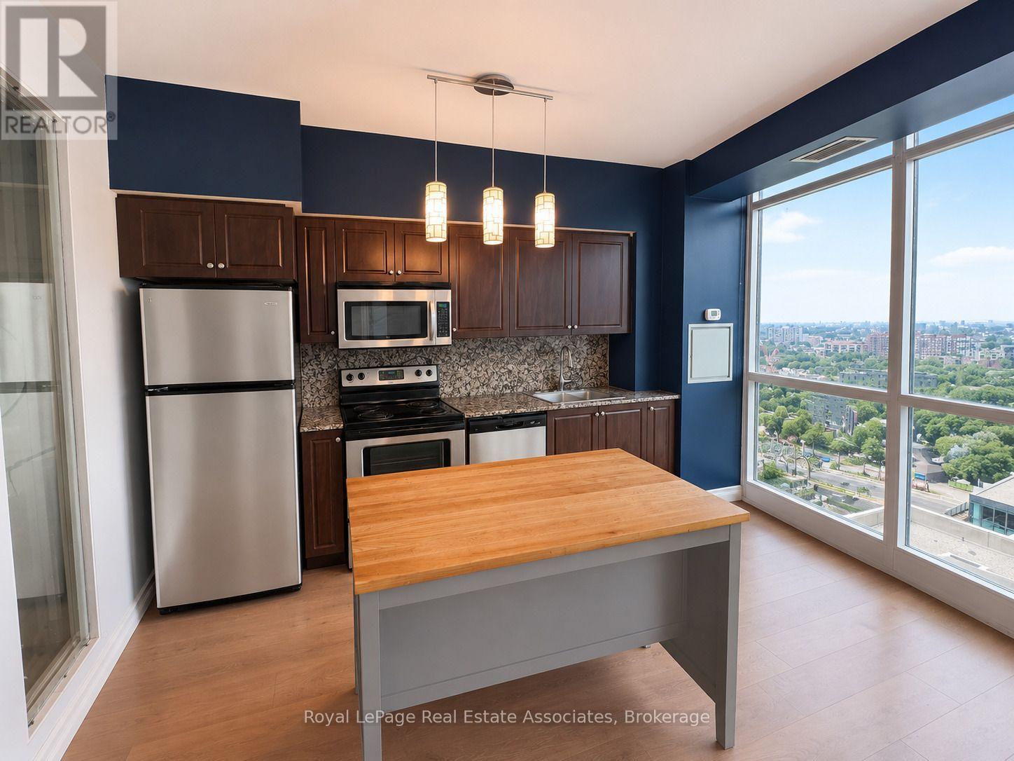 2411 - 215 Fort York Boulevard, Toronto, Ontario M5V 4A2 - Photo 4 - C13570682