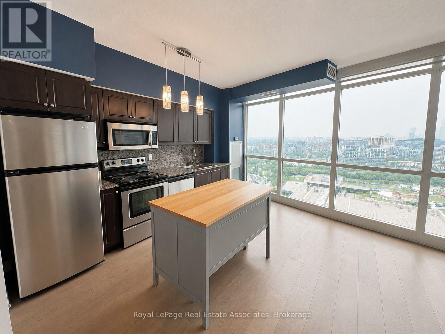 2411 - 215 FORT YORK BOULEVARD