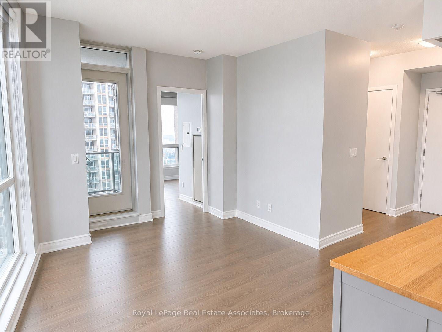 2411 - 215 Fort York Boulevard, Toronto, Ontario M5V 4A2 - Photo 6 - C13570682