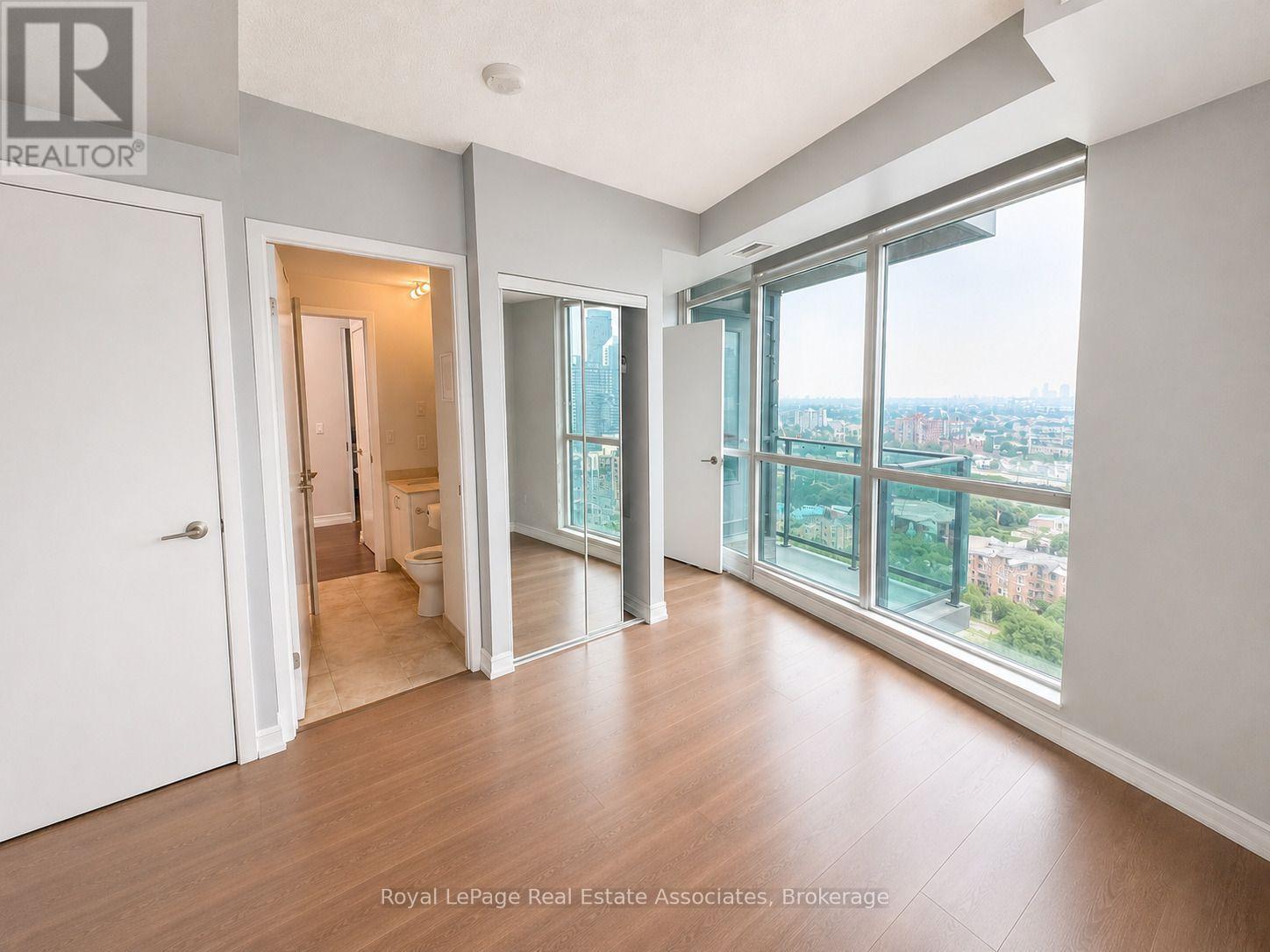 2411 - 215 FORT YORK BOULEVARD