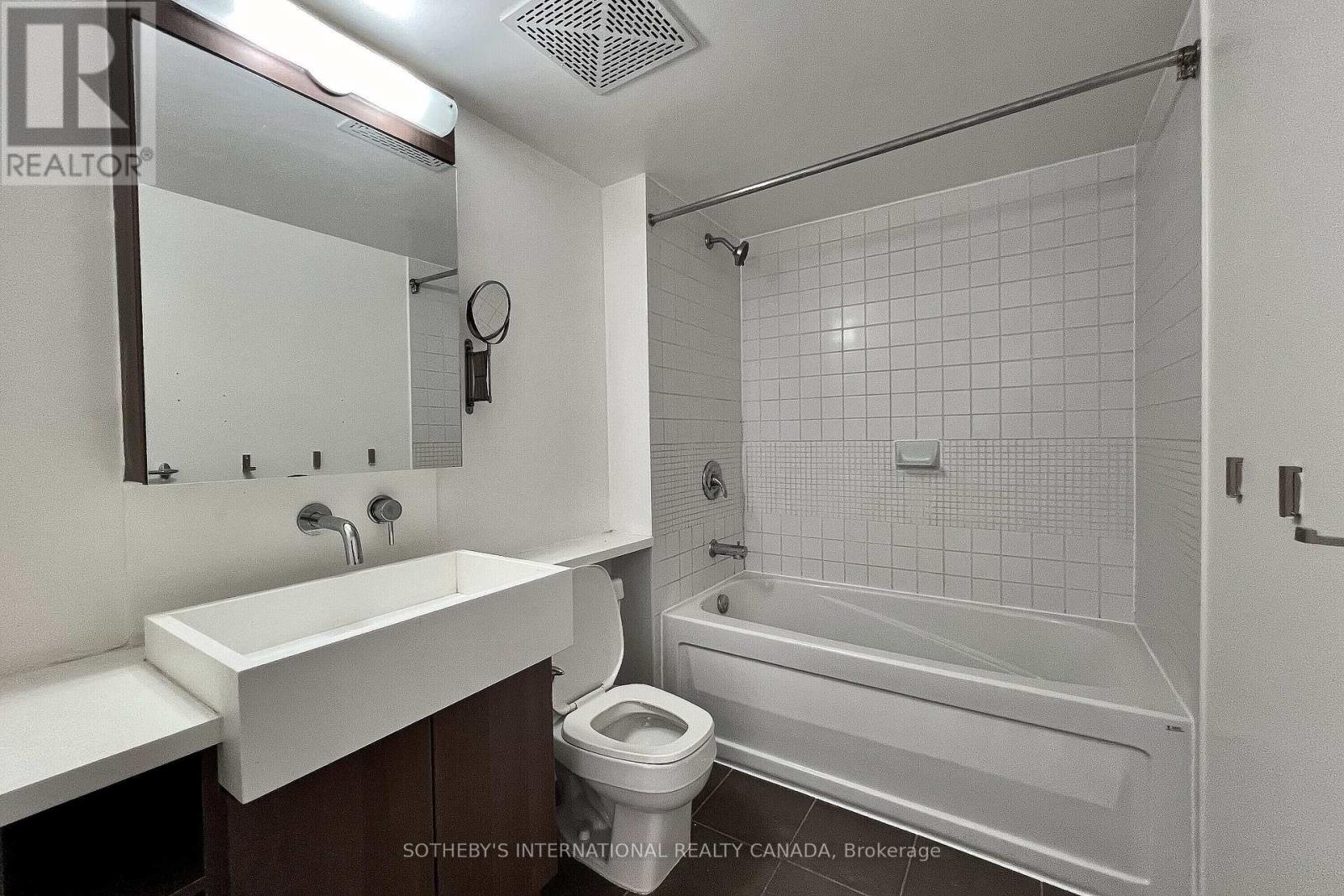 1216 - 11 Brunel Court, Toronto, Ontario M5V 3Y3 - Photo 18 - C13570798