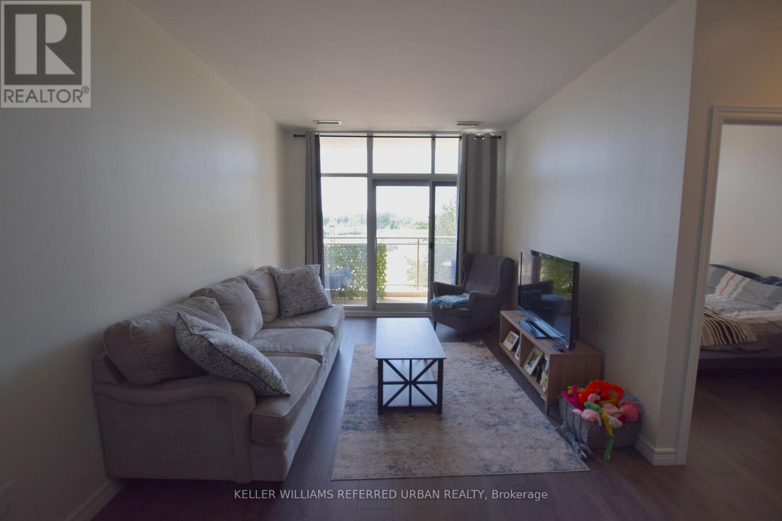 408 - 1 Leaside Park Drive, Toronto (Thorncliffe Park), Ontario  M4H 1R1 - Photo 6 - C13570886