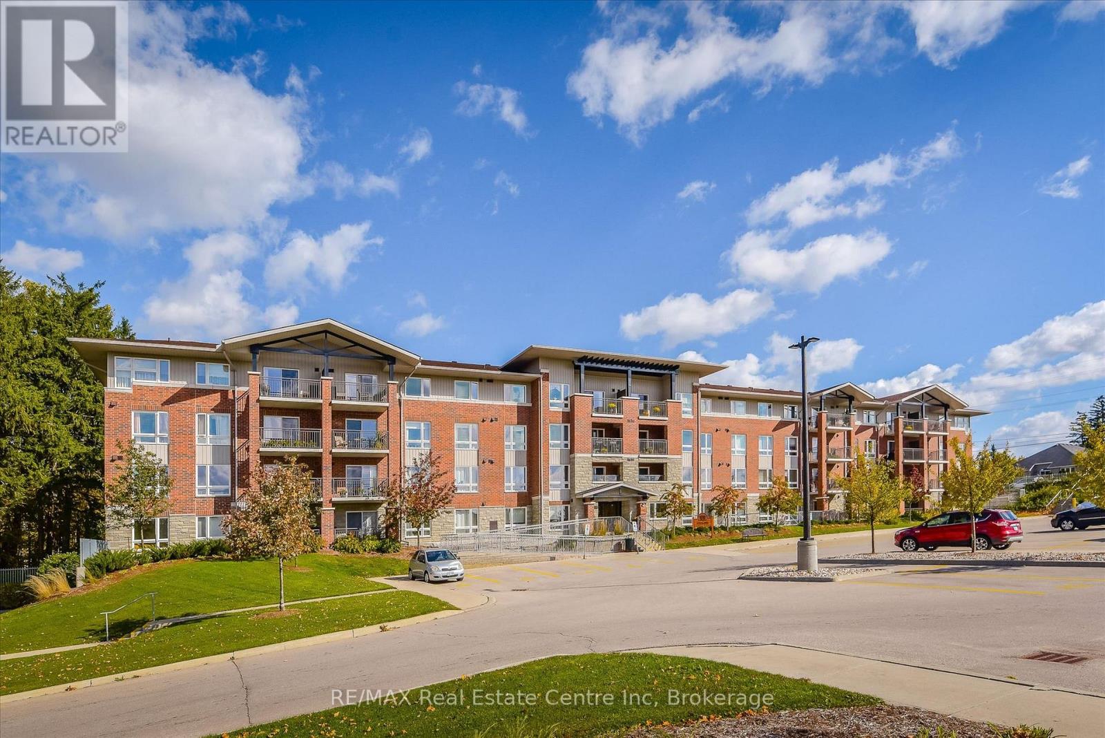302 - 645 ST DAVID STREET S, Centre Wellington (Fergus)
