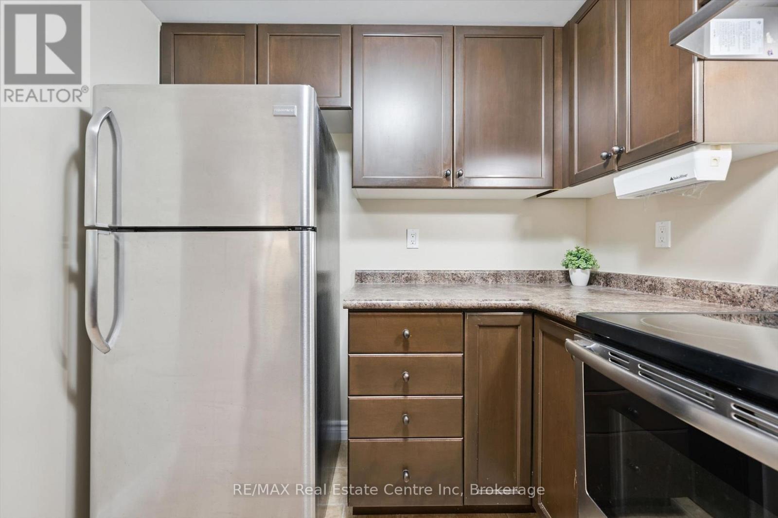 302 - 645 St David Street S, Centre Wellington, Ontario  N1M 0A9 - Photo 11 - X13570730