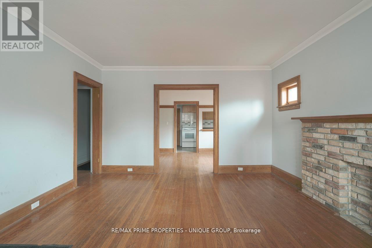 Main - 1 Bonfield Avenue, Toronto, Ontario M4E 1B9 - Photo 2 - E13570676