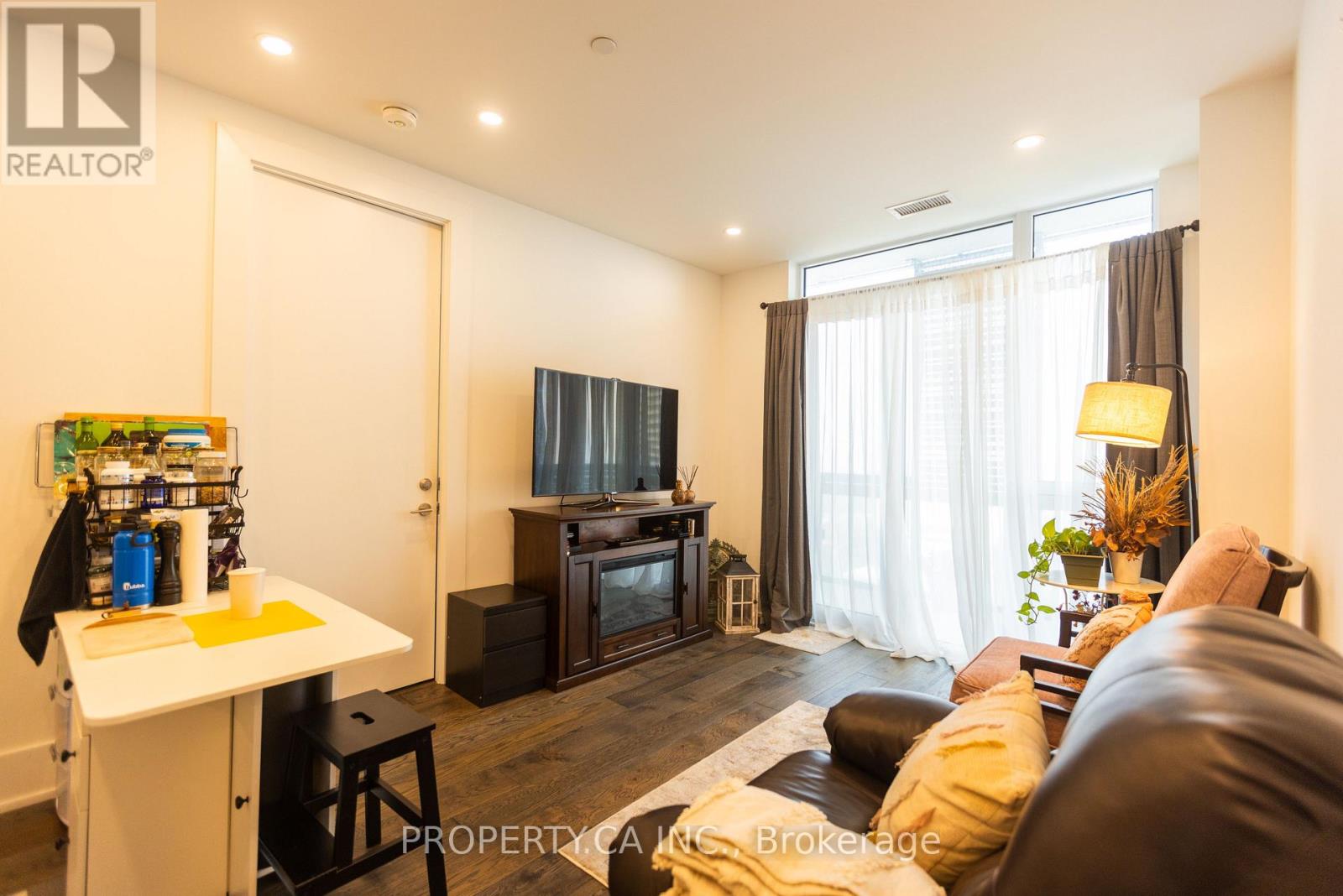 4304 - 39 Roehampton Avenue, Toronto, Ontario  M4P 0G1 - Photo 4 - E13570732