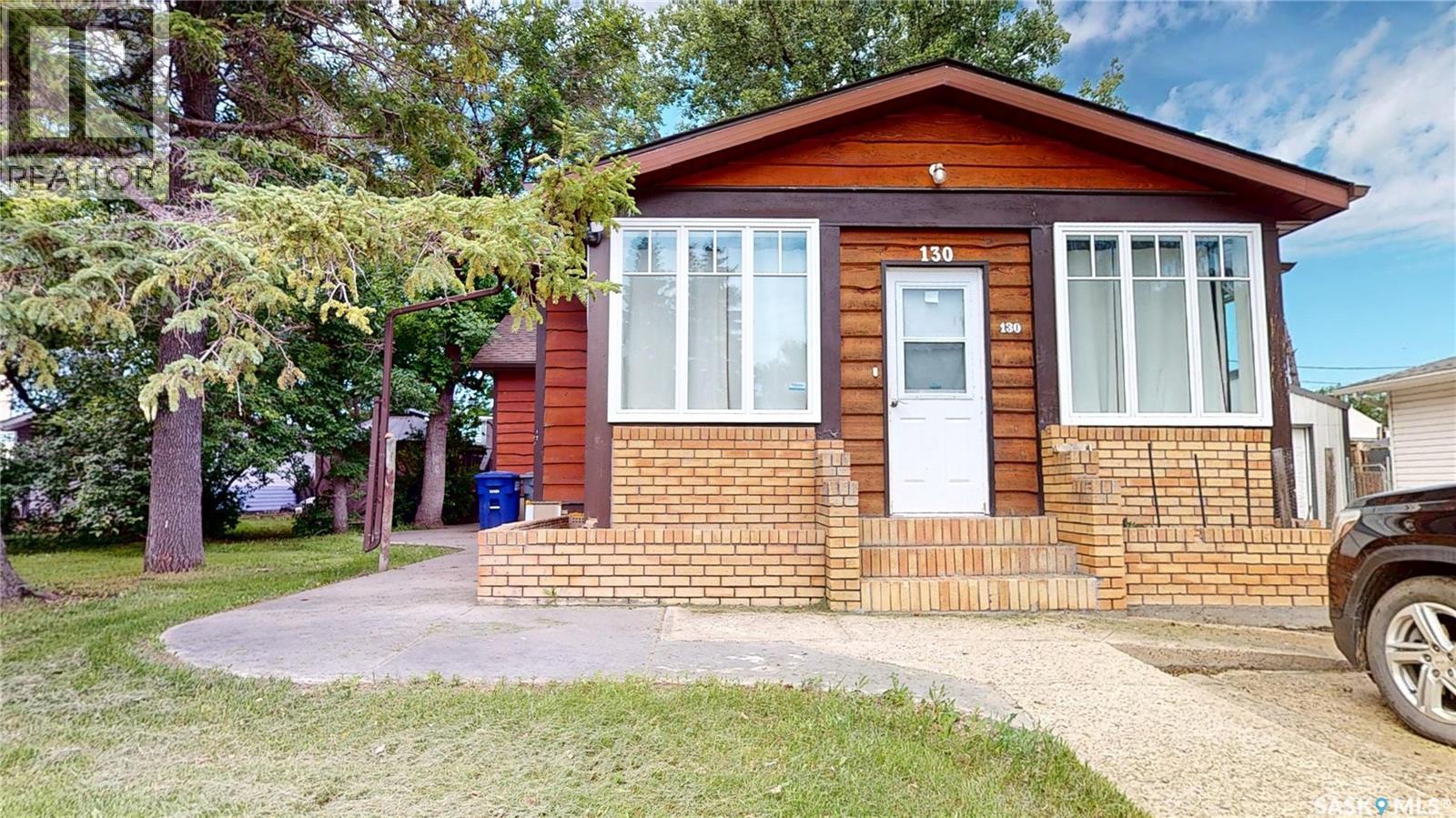 130 Maple AVENUE N, eastend, Saskatchewan