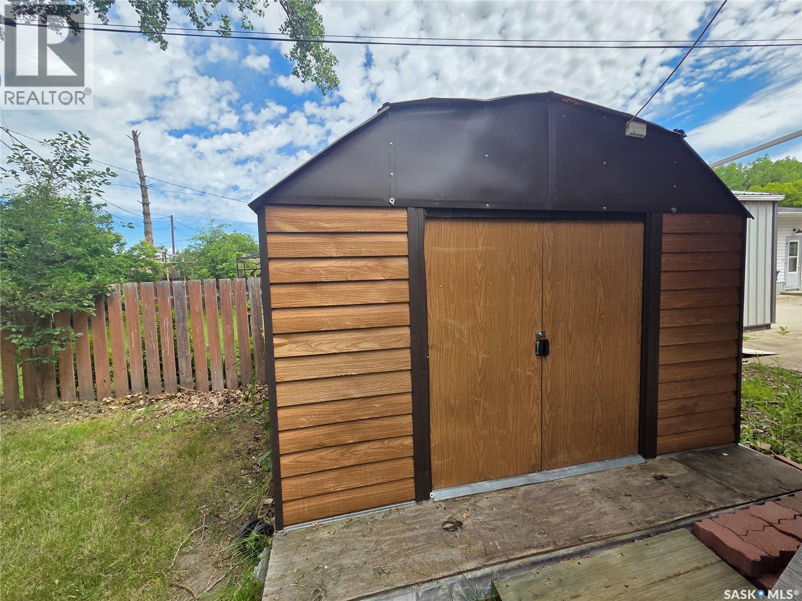 130 Maple Avenue N, Eastend, Saskatchewan  S0N 0T0 - Photo 60 - SK041601