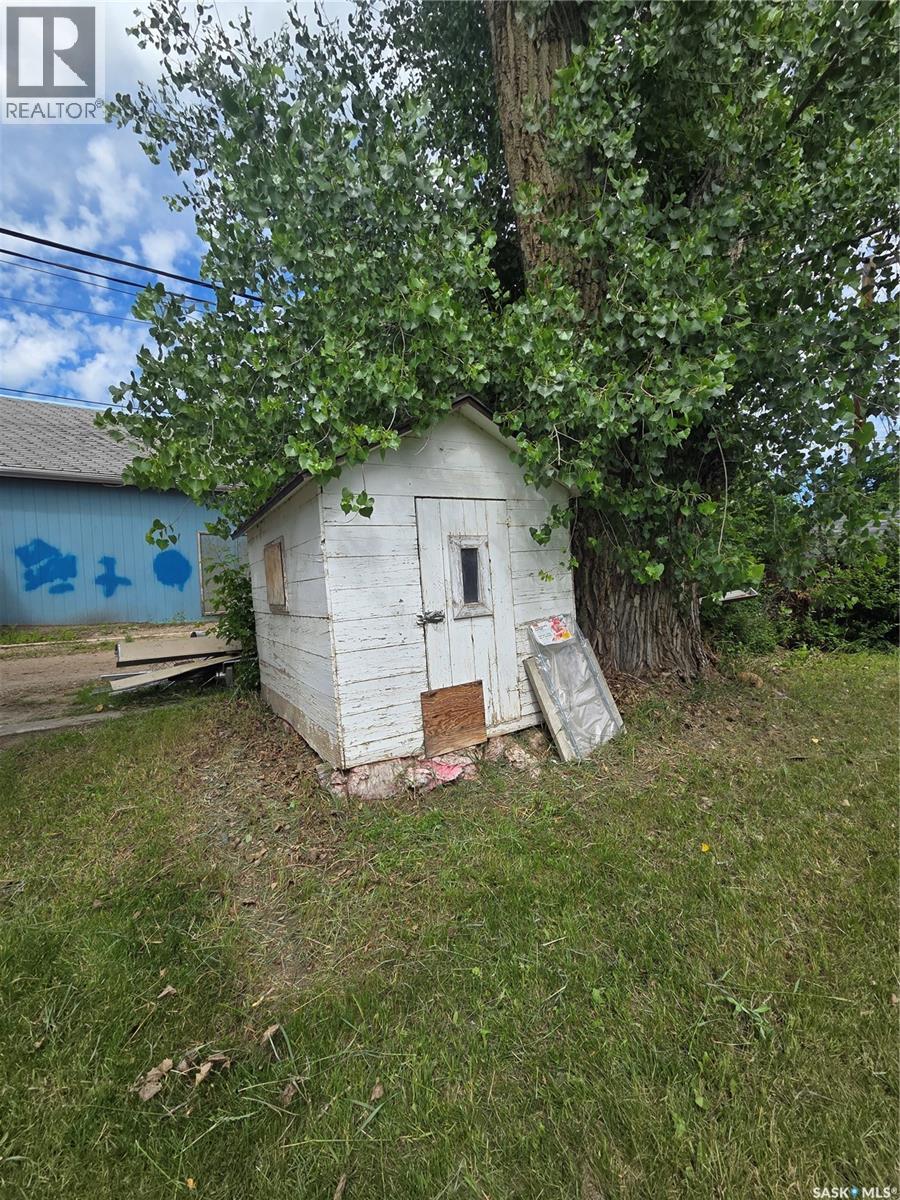130 Maple Avenue N, Eastend, Saskatchewan  S0N 0T0 - Photo 59 - SK041601