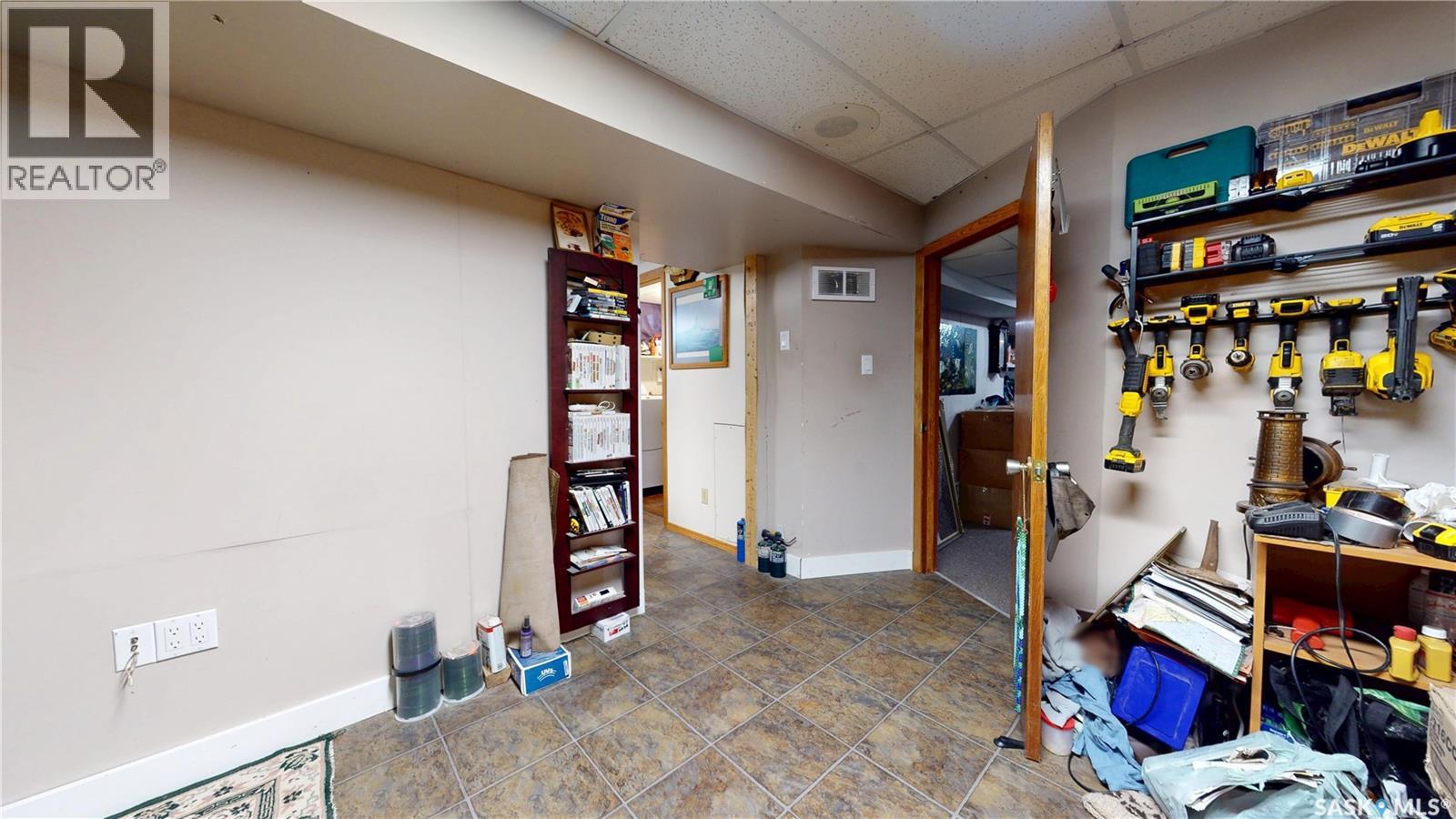 130 Maple Avenue N, Eastend, Saskatchewan  S0N 0T0 - Photo 49 - SK041601