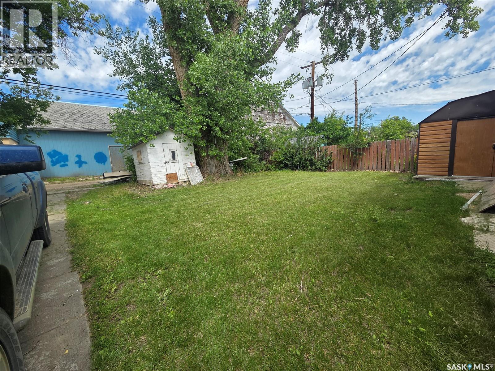 130 Maple Avenue N, Eastend, Saskatchewan  S0N 0T0 - Photo 58 - SK041601