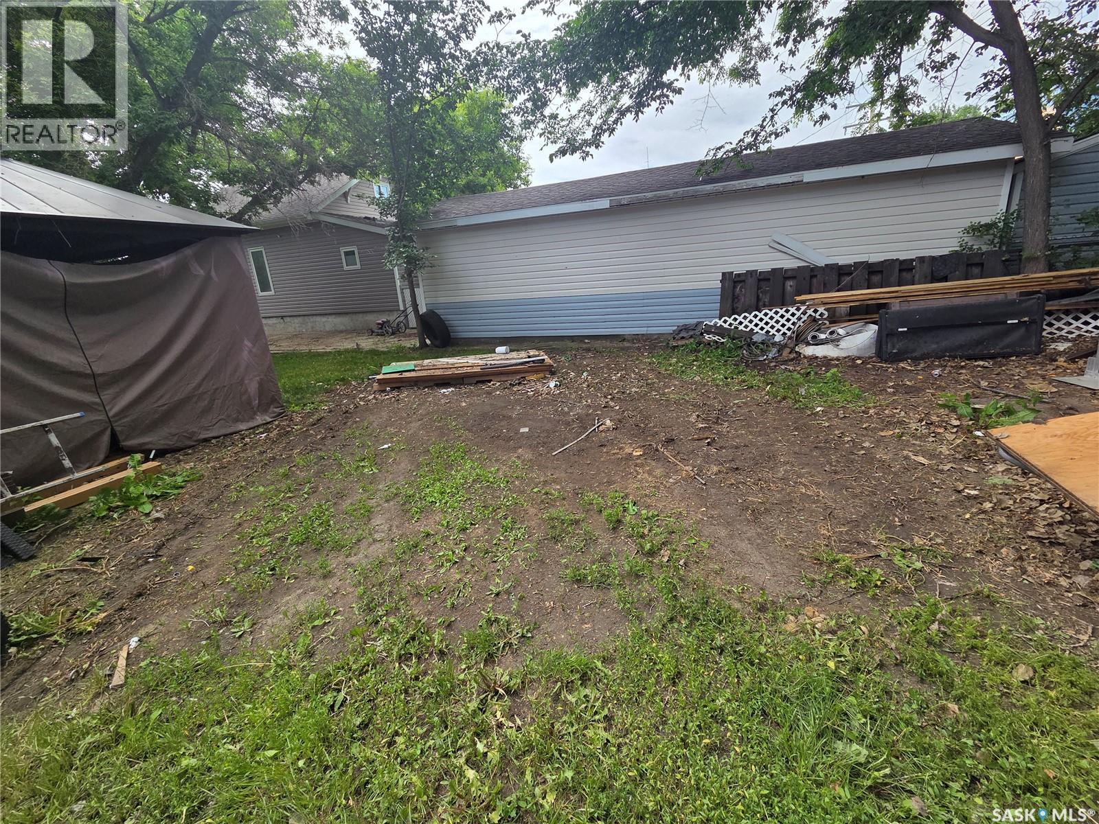 130 Maple Avenue N, Eastend, Saskatchewan  S0N 0T0 - Photo 62 - SK041601