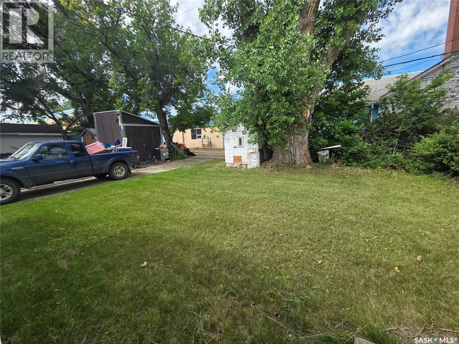 130 Maple Avenue N, Eastend, Saskatchewan  S0N 0T0 - Photo 61 - SK041601