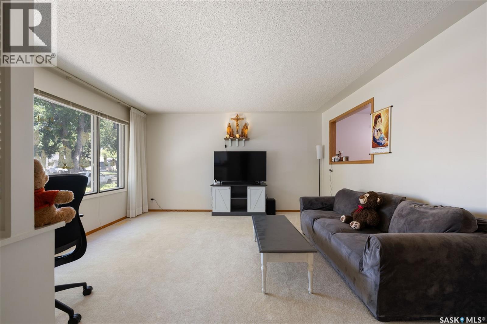 4343 England Road, Regina, Saskatchewan  S4R 4P2 - Photo 3 - SK042652