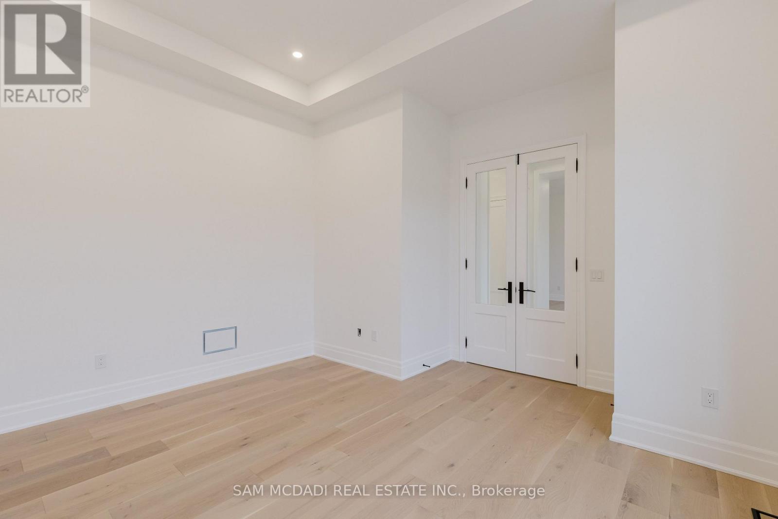 243 Prince George Crescent, Oakville, Ontario L6L 6P2 - Photo 6 - W13570678