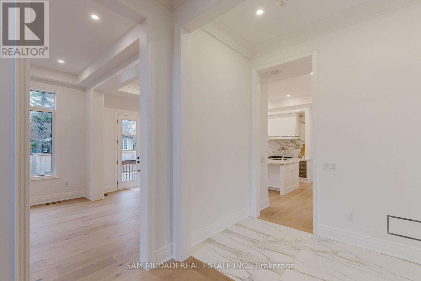 243 Prince George Crescent, Oakville, Ontario L6L 6P2 - Photo 9 - W13570678