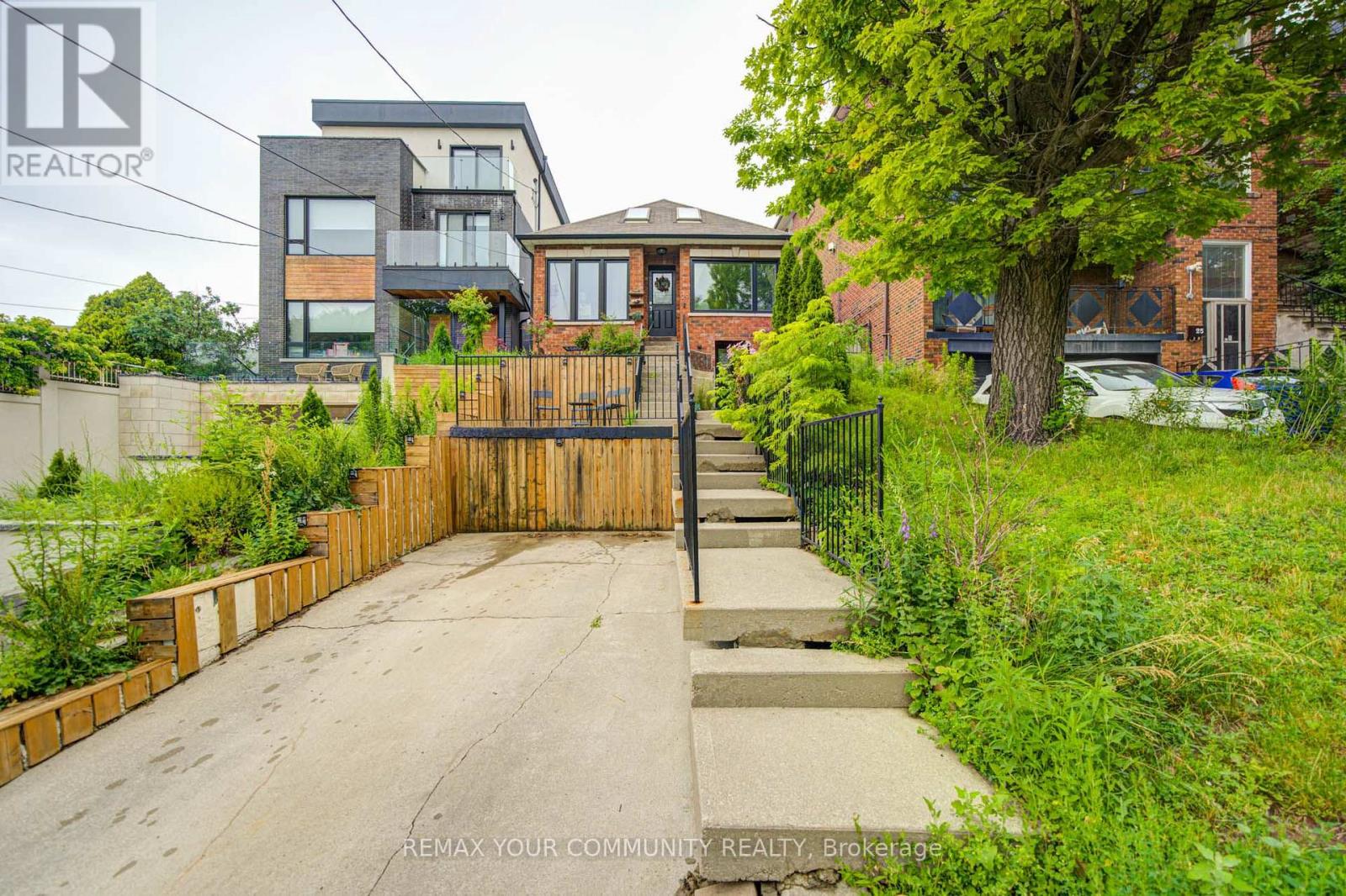 MAIN - 29 ENNERDALE ROAD, Toronto, Ontario