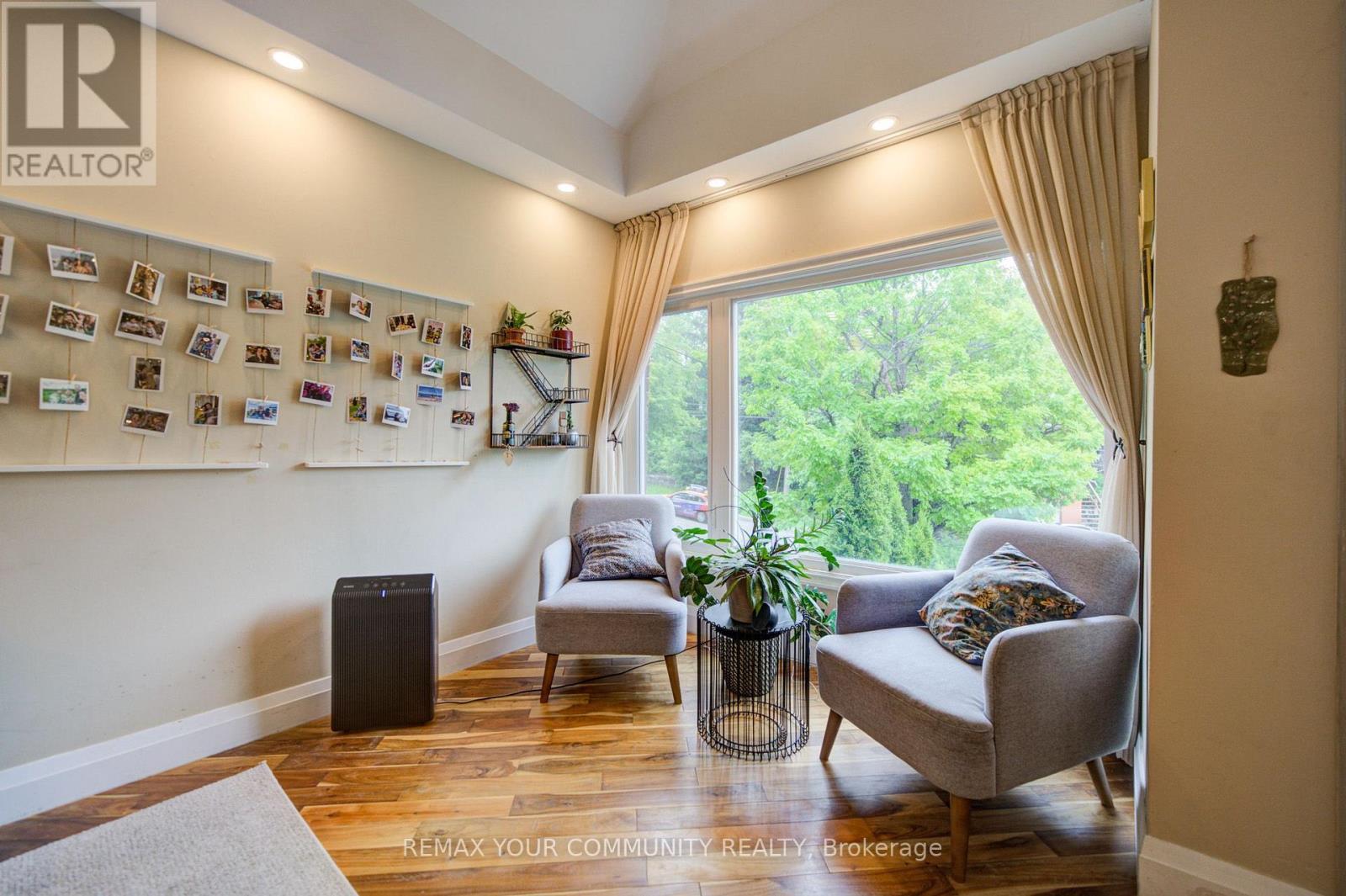 Main - 29 Ennerdale Road, Toronto, Ontario M6E 4C2 - Photo 12 - W13570854