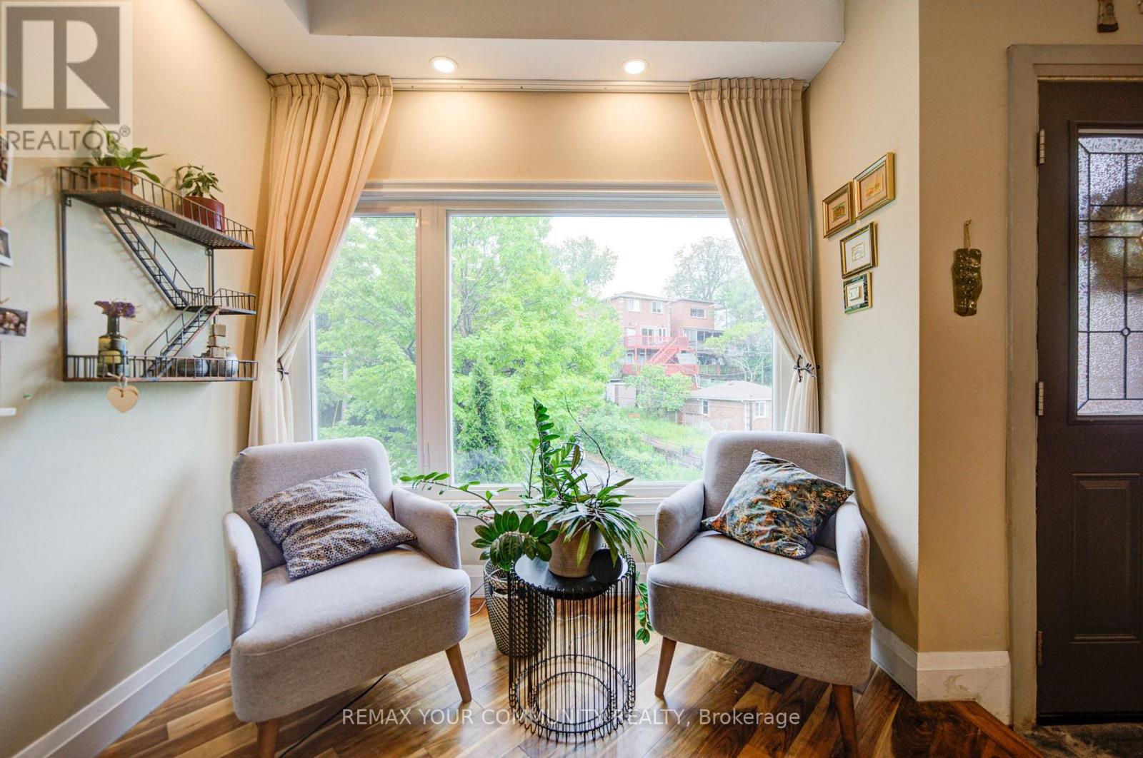 Main - 29 Ennerdale Road, Toronto, Ontario M6E 4C2 - Photo 13 - W13570854