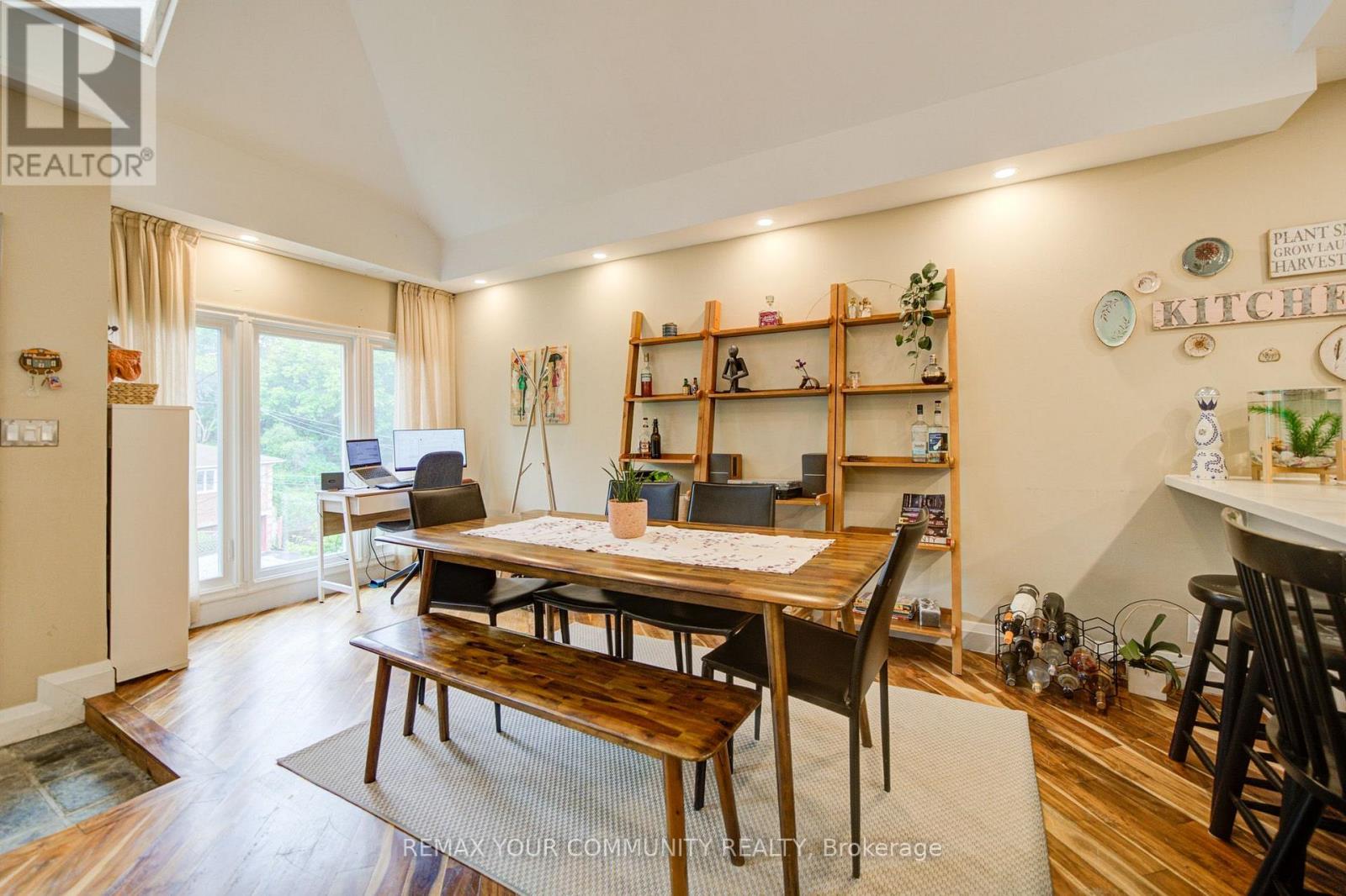 Main - 29 Ennerdale Road, Toronto, Ontario M6E 4C2 - Photo 17 - W13570854