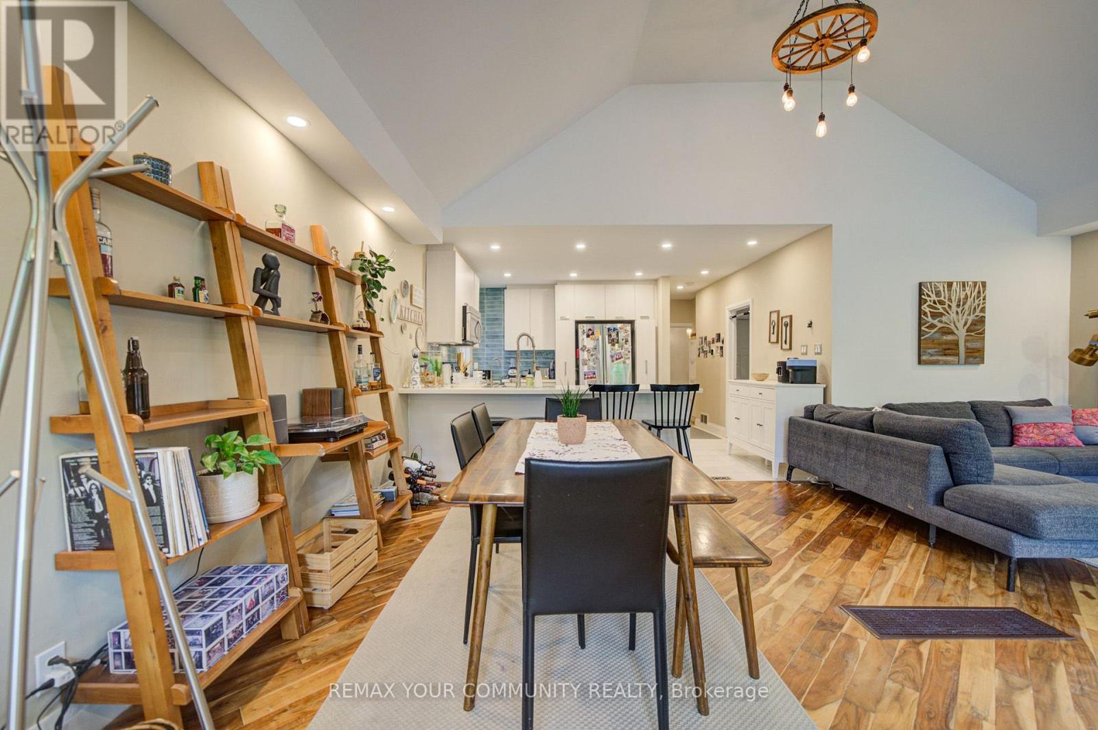 Main - 29 Ennerdale Road, Toronto, Ontario M6E 4C2 - Photo 18 - W13570854
