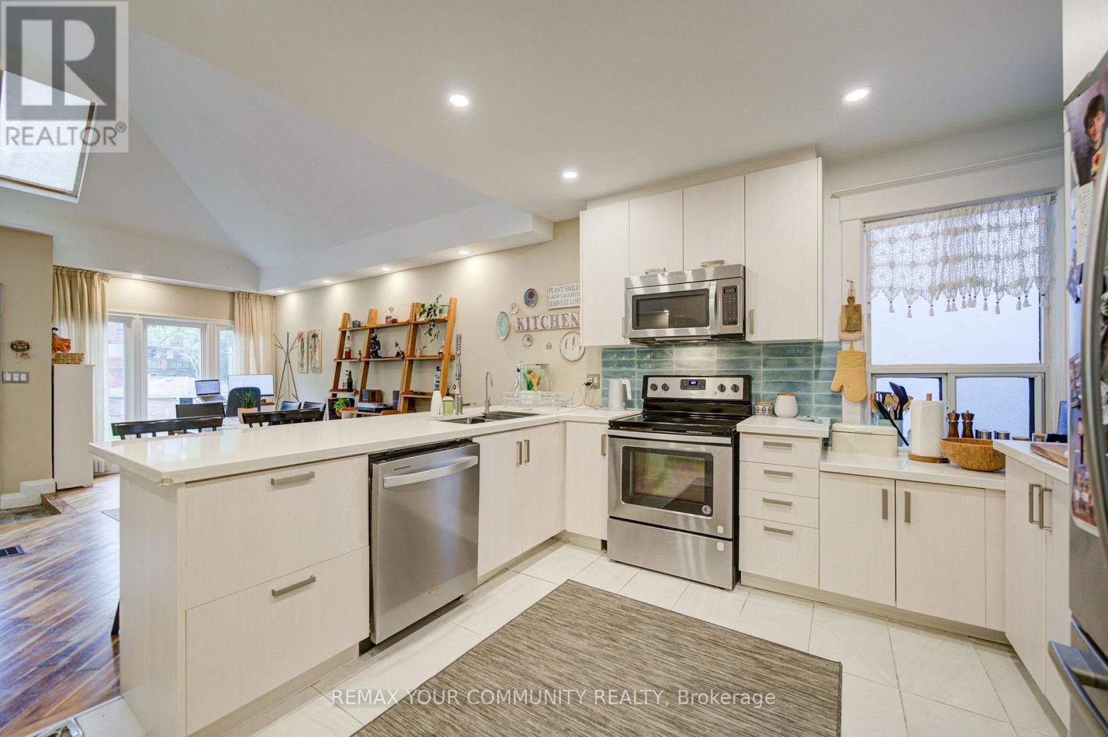 Main - 29 Ennerdale Road, Toronto, Ontario M6E 4C2 - Photo 24 - W13570854