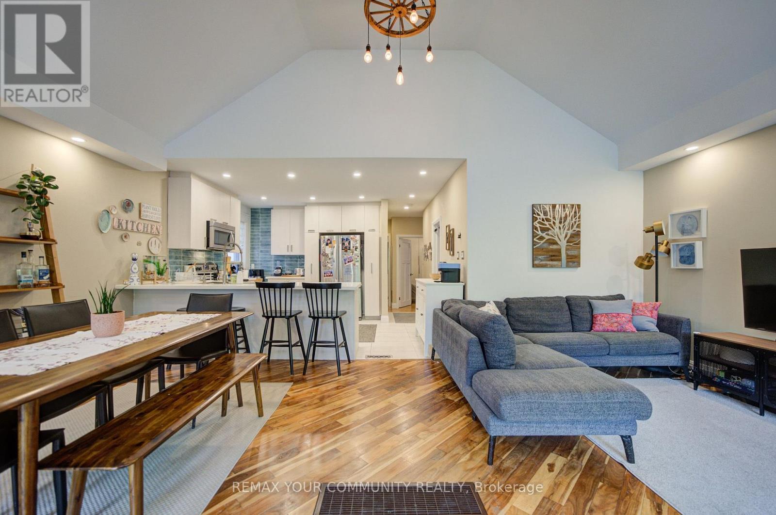 Main - 29 Ennerdale Road, Toronto, Ontario M6E 4C2 - Photo 7 - W13570854