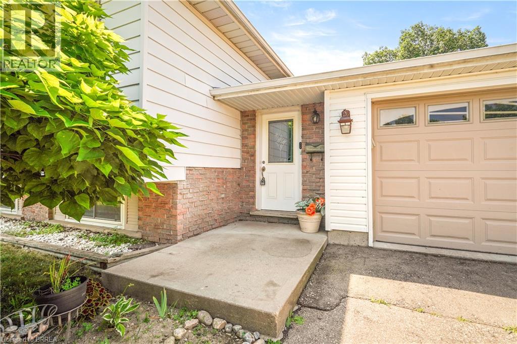 14 Thistledown Drive, Brantford, Ontario  N3R 6R9 - Photo 4 - 40841974